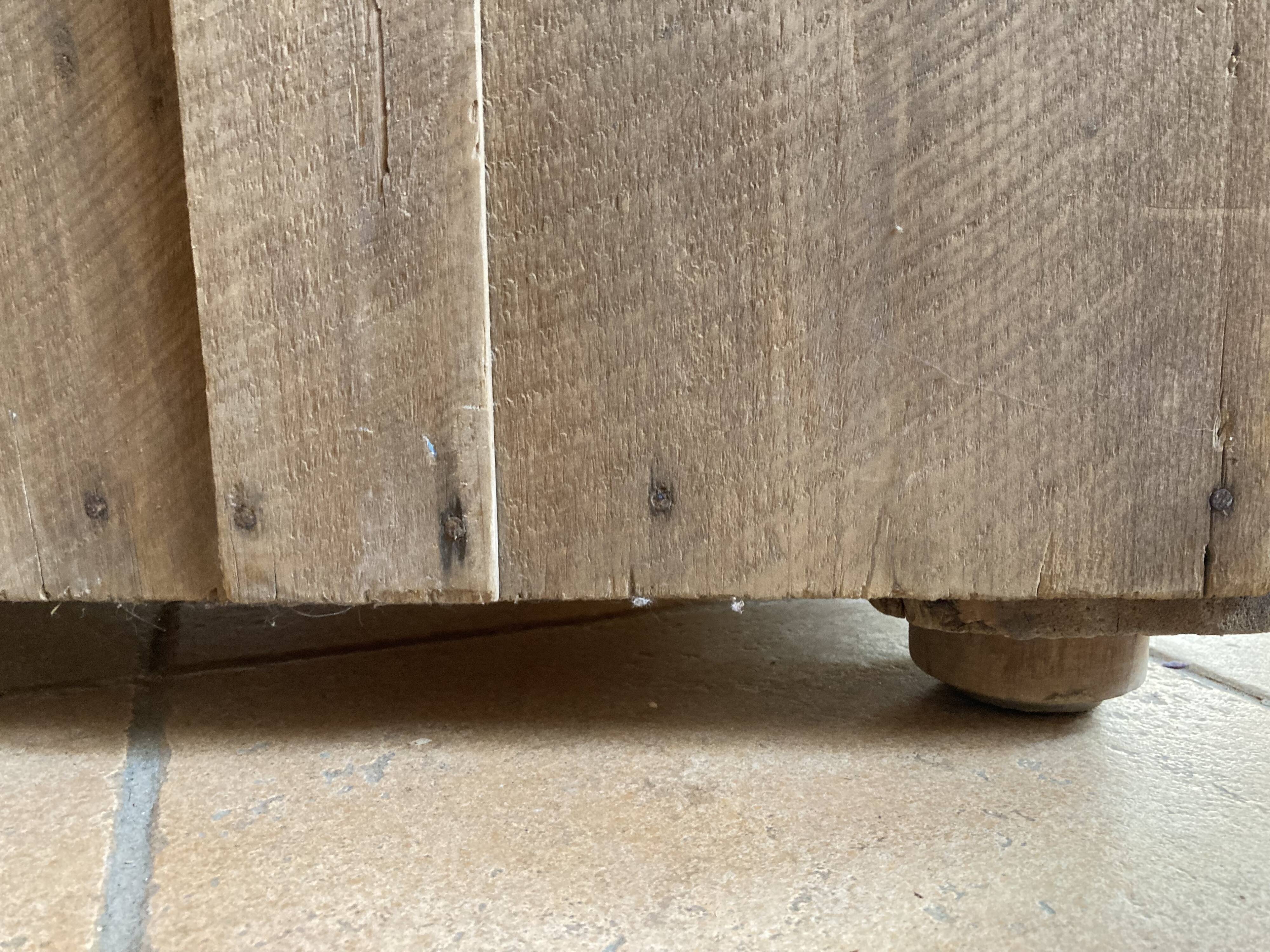 Old 4-drawer chest of drawers in solid pine