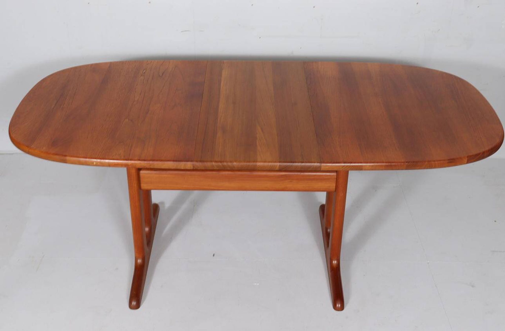 Mid-century extendable dining table/teak table by Glostrup, Denmark, 1960s.