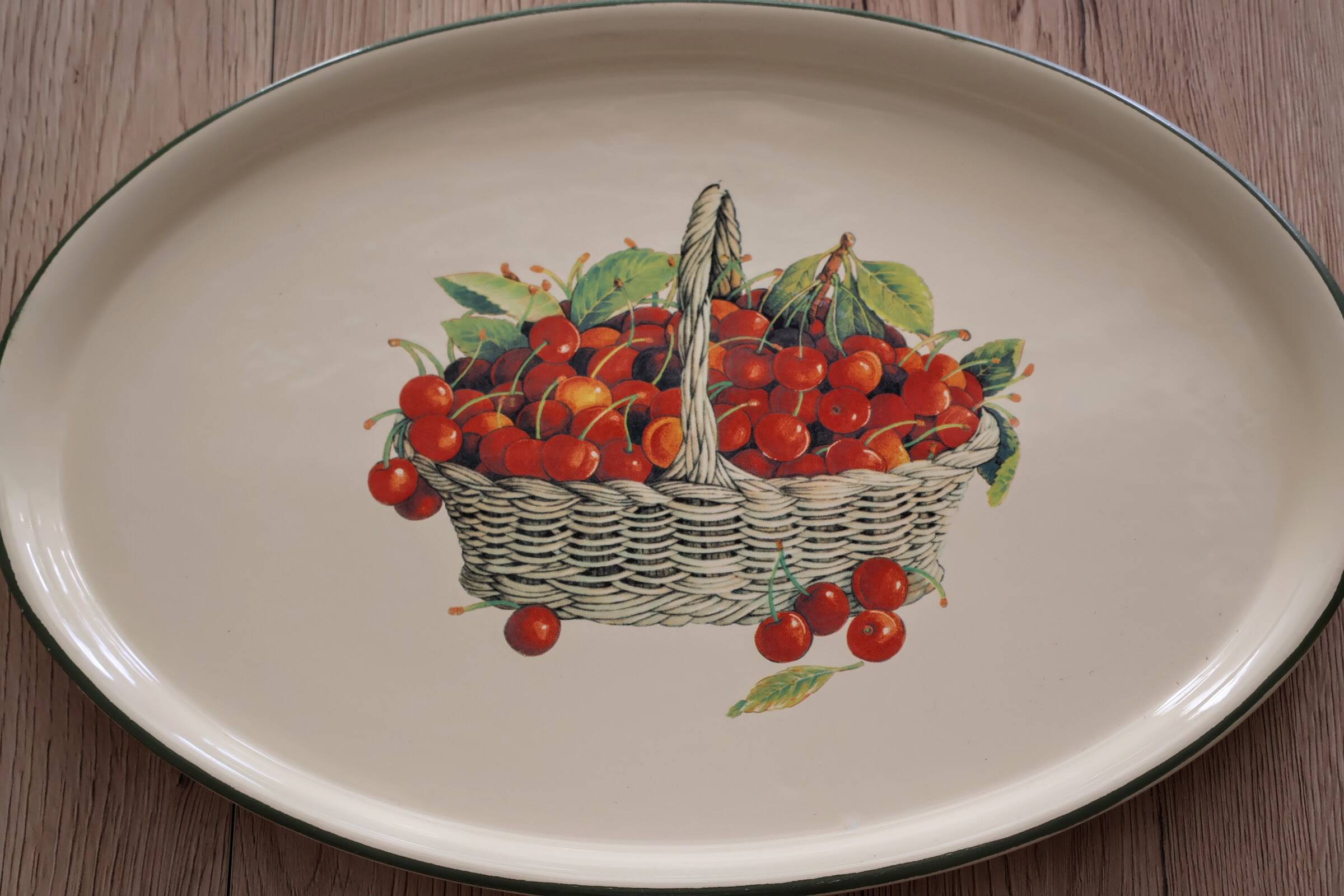 Plat de service ovale rétro décor panier de cerises