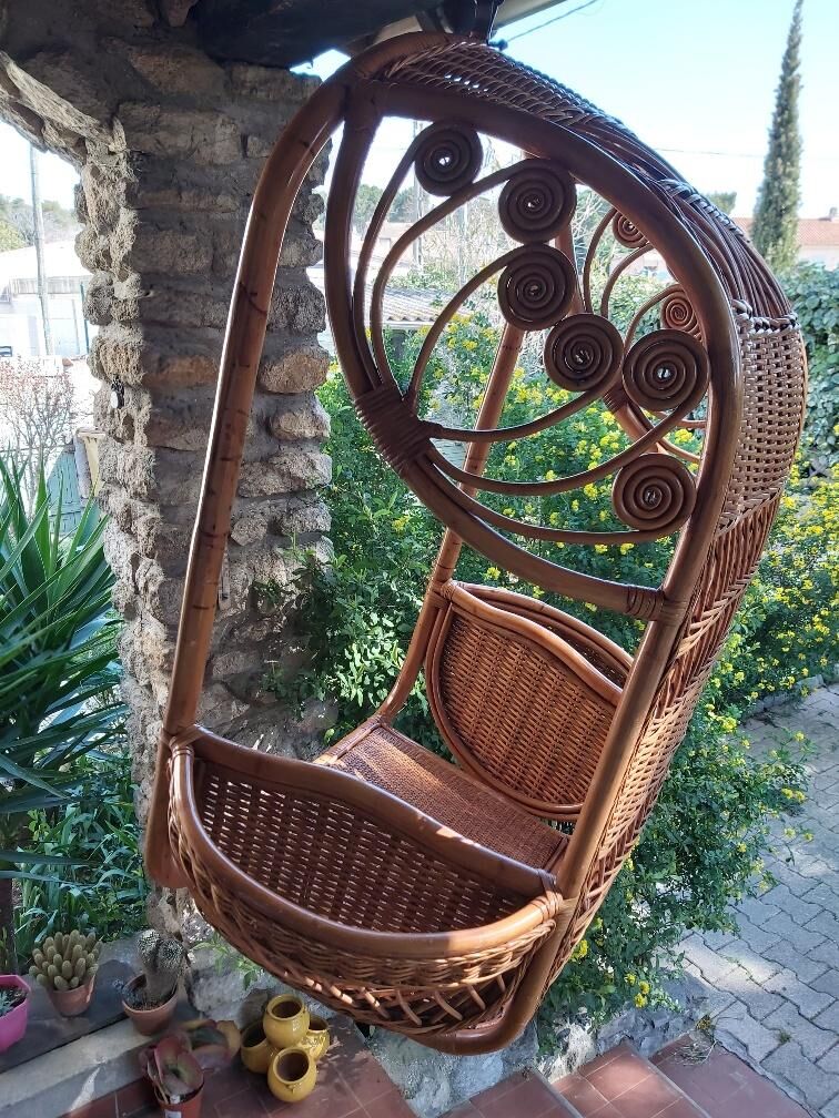 Vintage rattan pod to hang