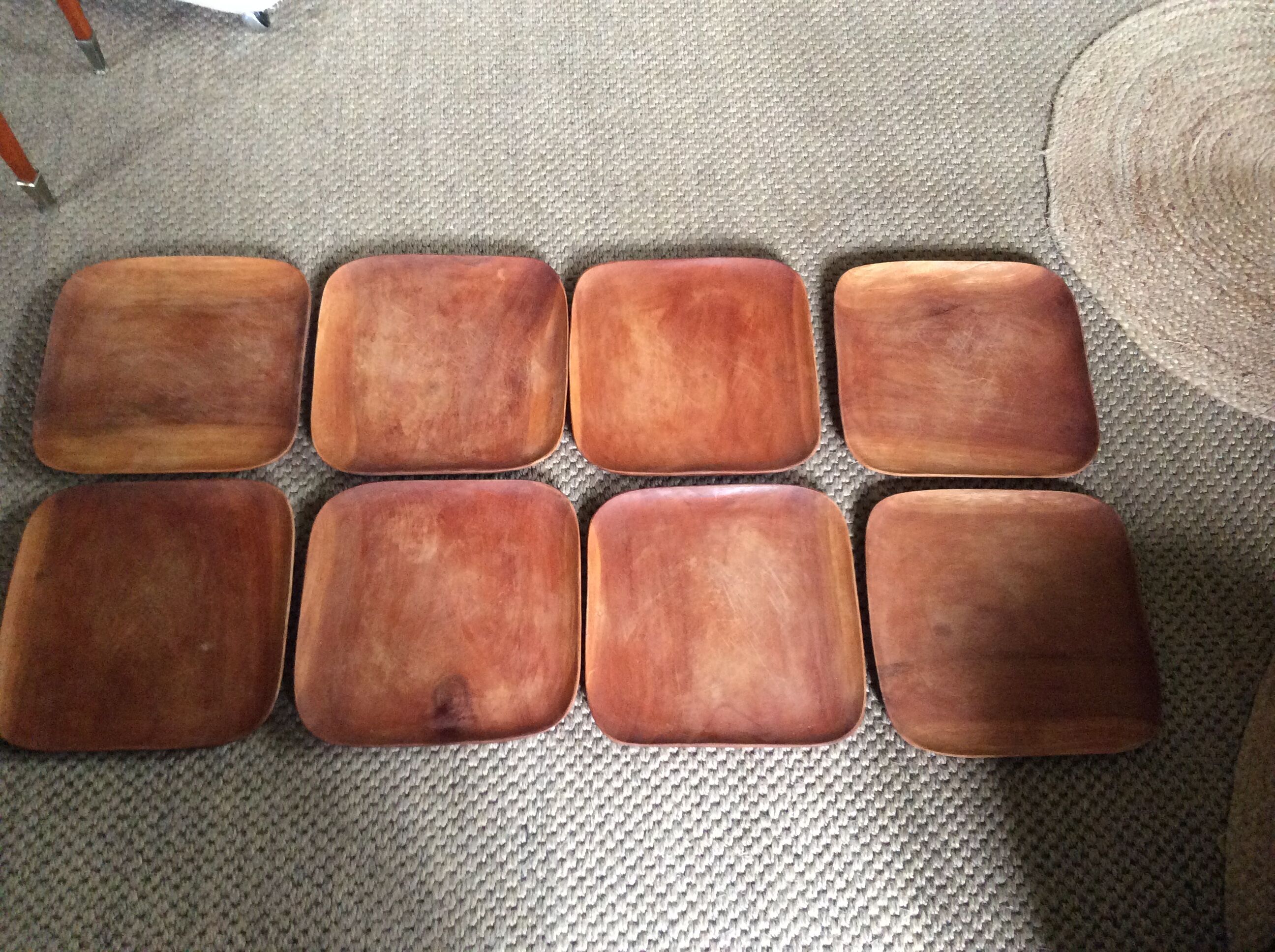 Set of 8 wooden plates