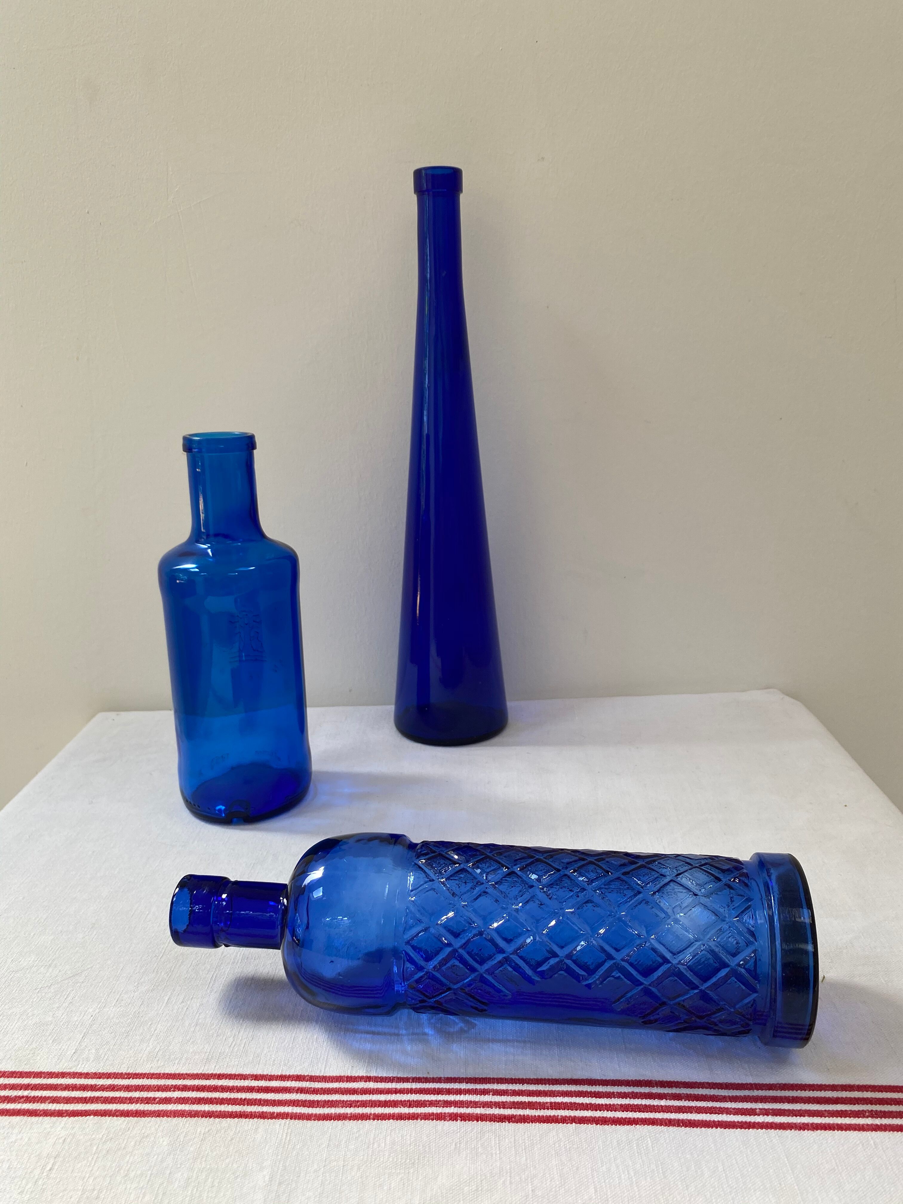 Lot de 3 bouteilles en verre bleu cobalt