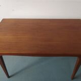 Extendable table in solid teak