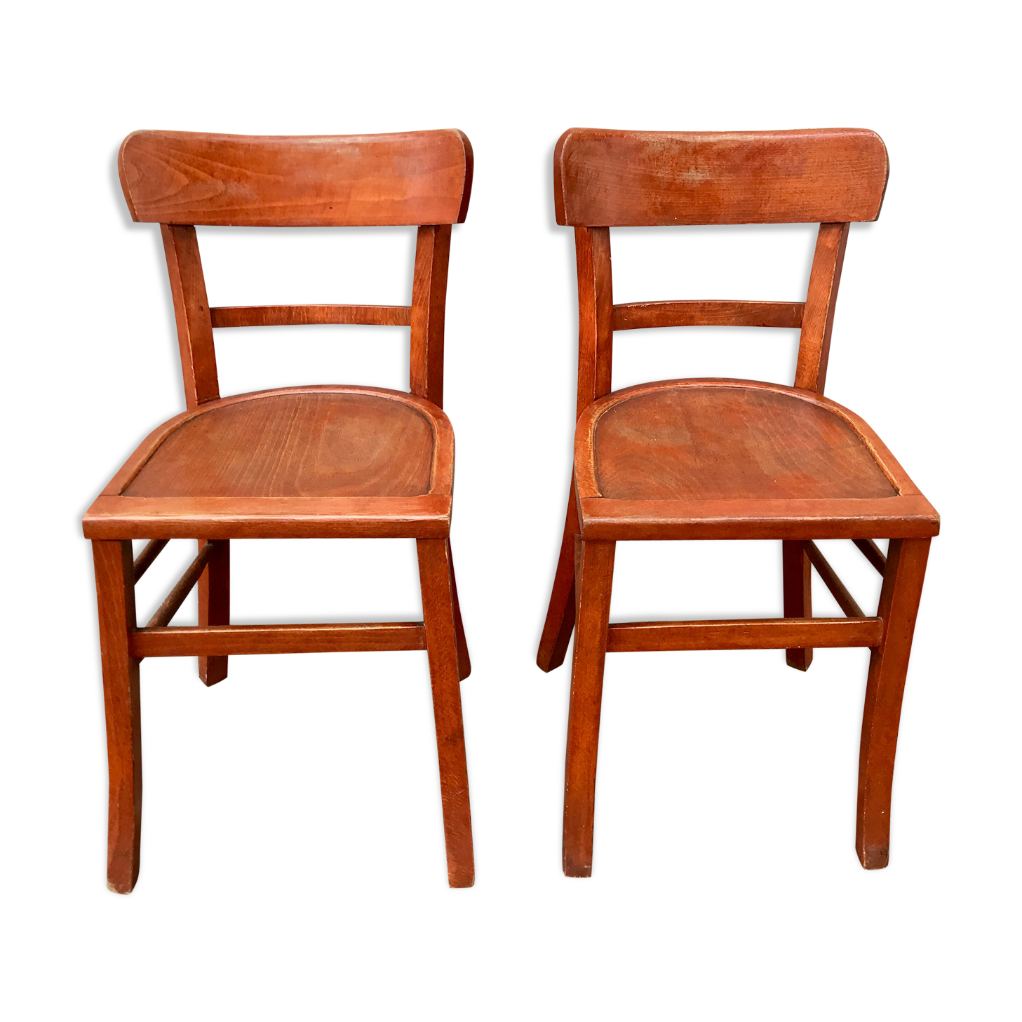 Paire de chaises bistrot en bois avec patine orangée 1950