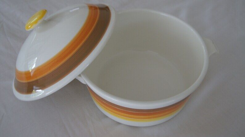 Vintage tureen gien