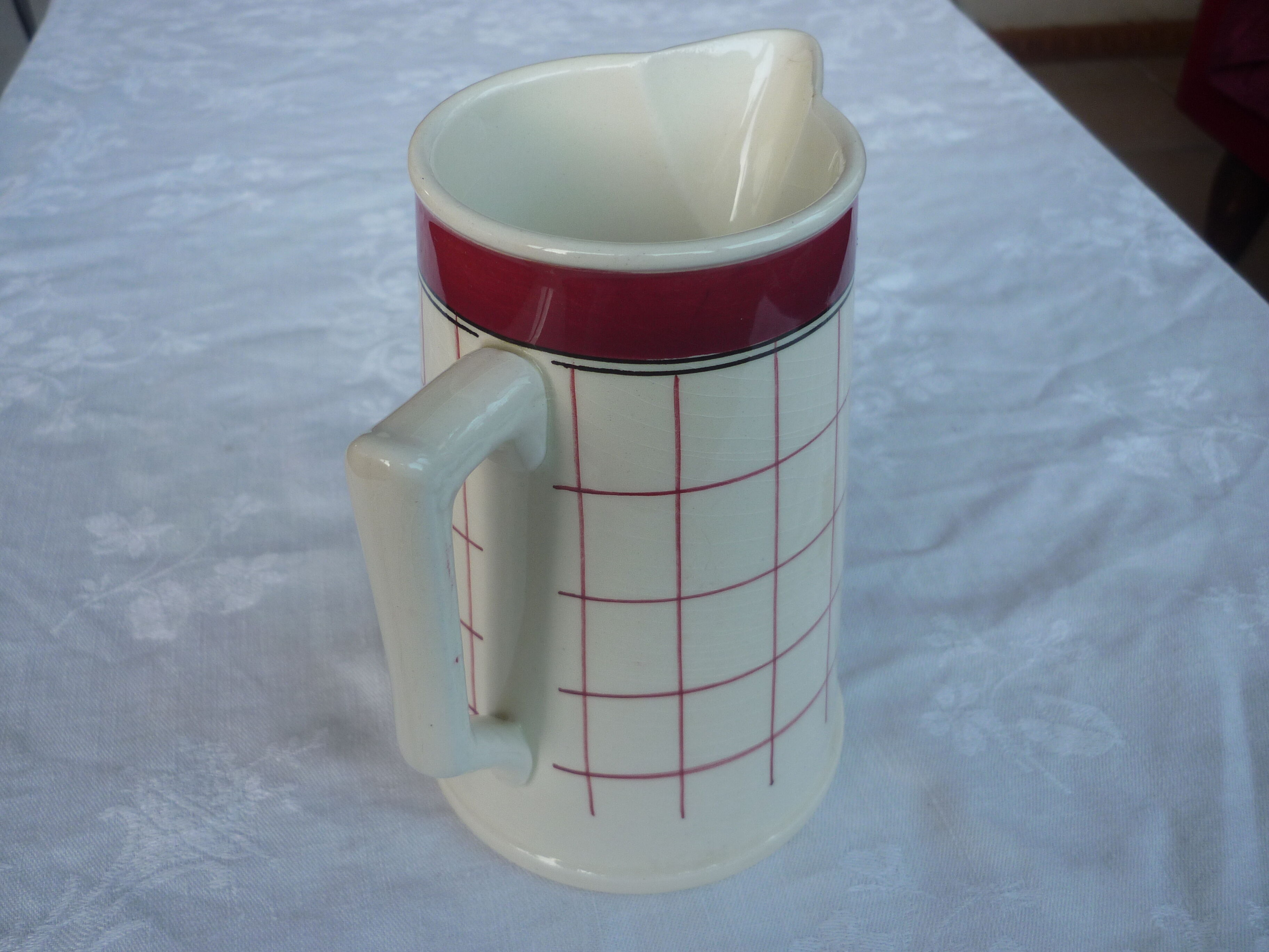 Pichet pot a lait faience de Gien carreaux