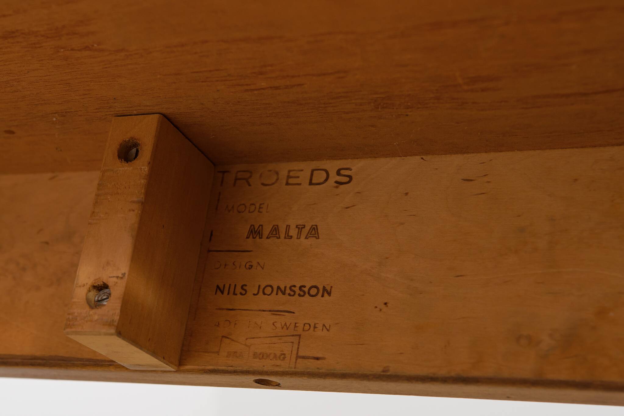 Mid-Century Round Teak Dining Table by Nils Jonsson for Hugo Troeds, Sweden