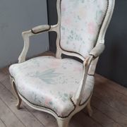 Louis XV armchair in white lacquered wood