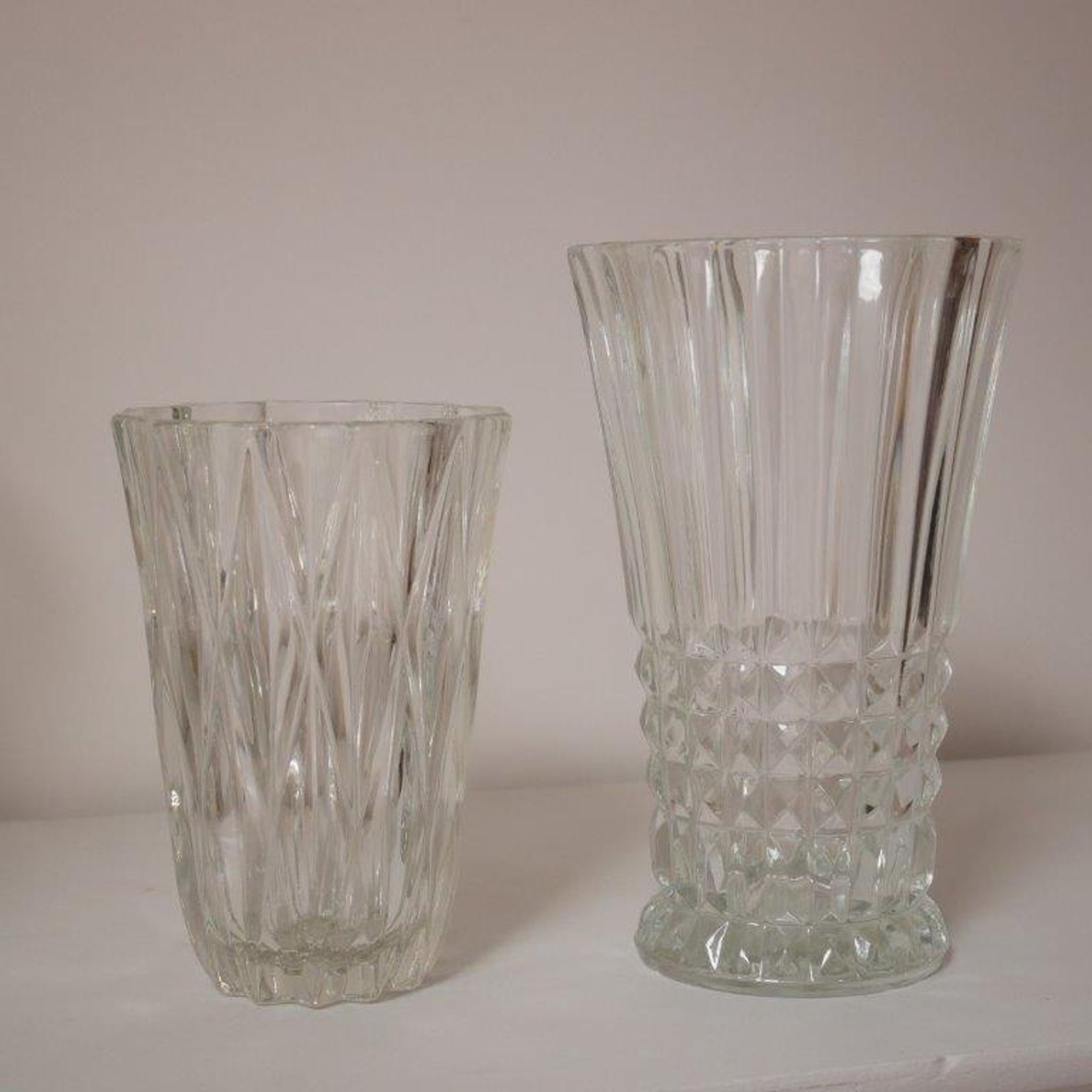Set of 2 crystal vases