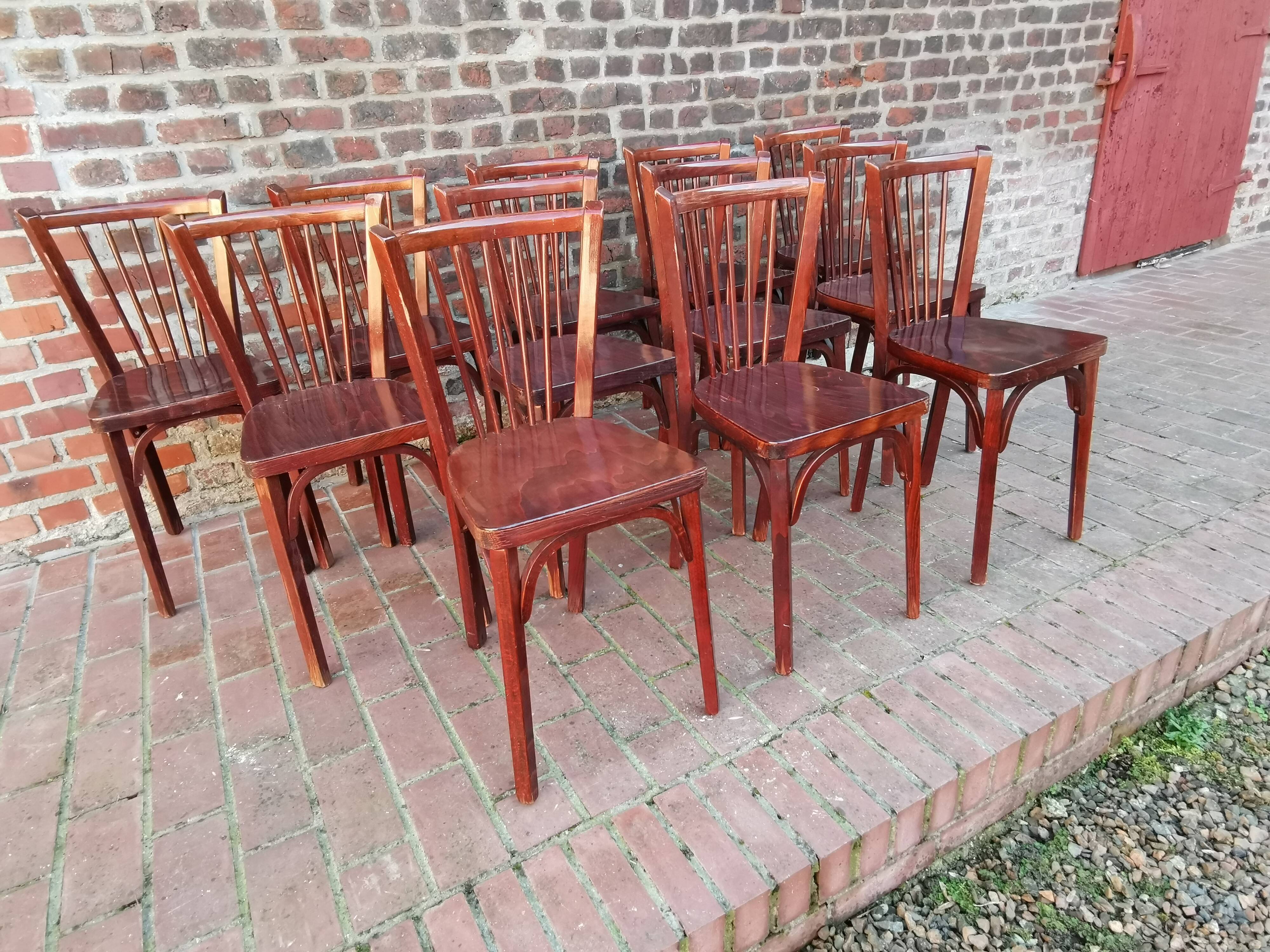 Lot de chaises Baumann N°12