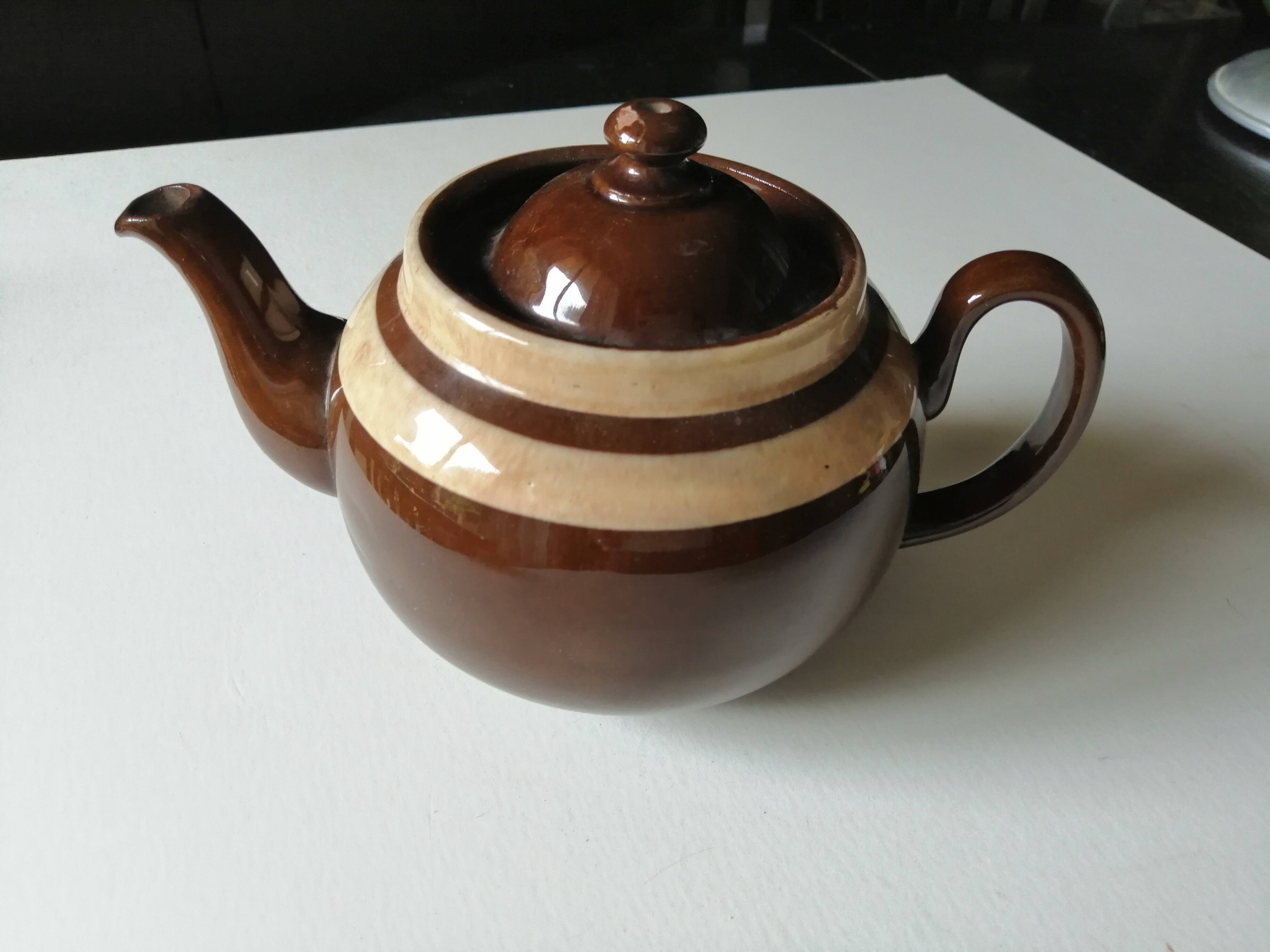 Vintage teapot ALB Alcock, Lefranc & Bloore "Betty Brown" made in England