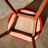 Chaise tonneau en moumoute rouge pieds compas années 60-70