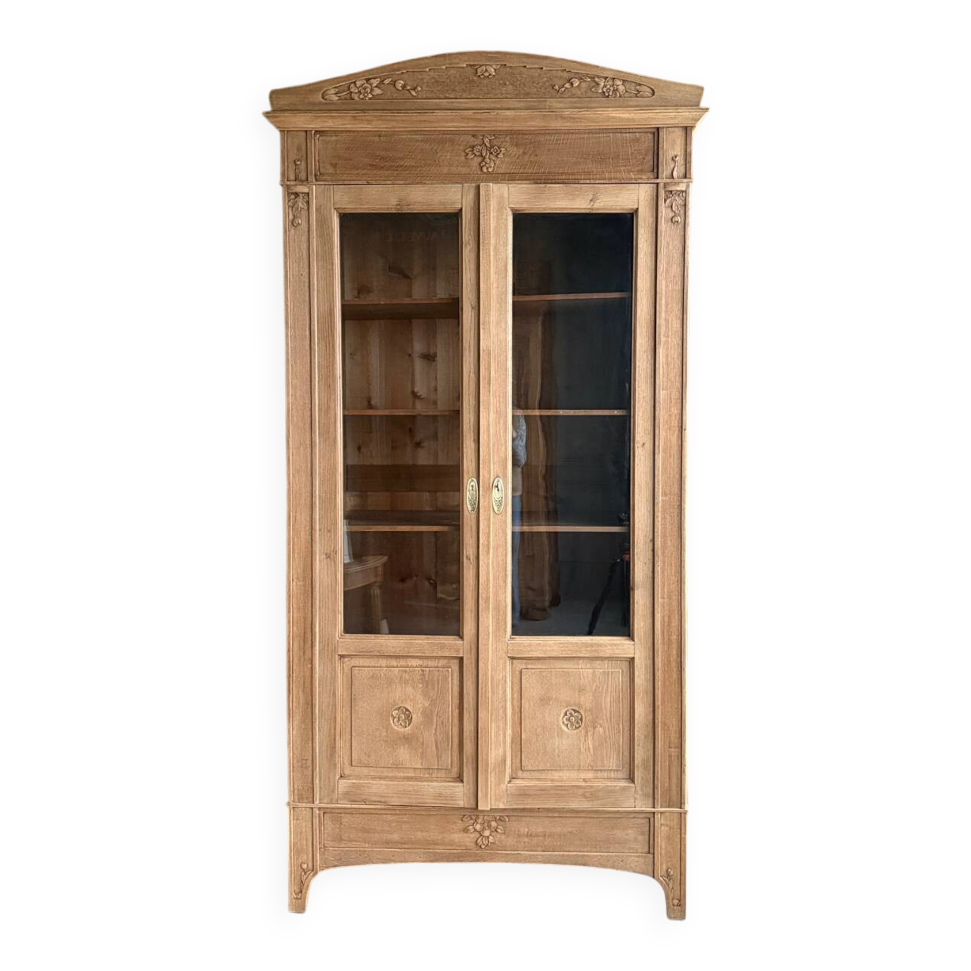 Art Deco display cabinet in oak (renovated)