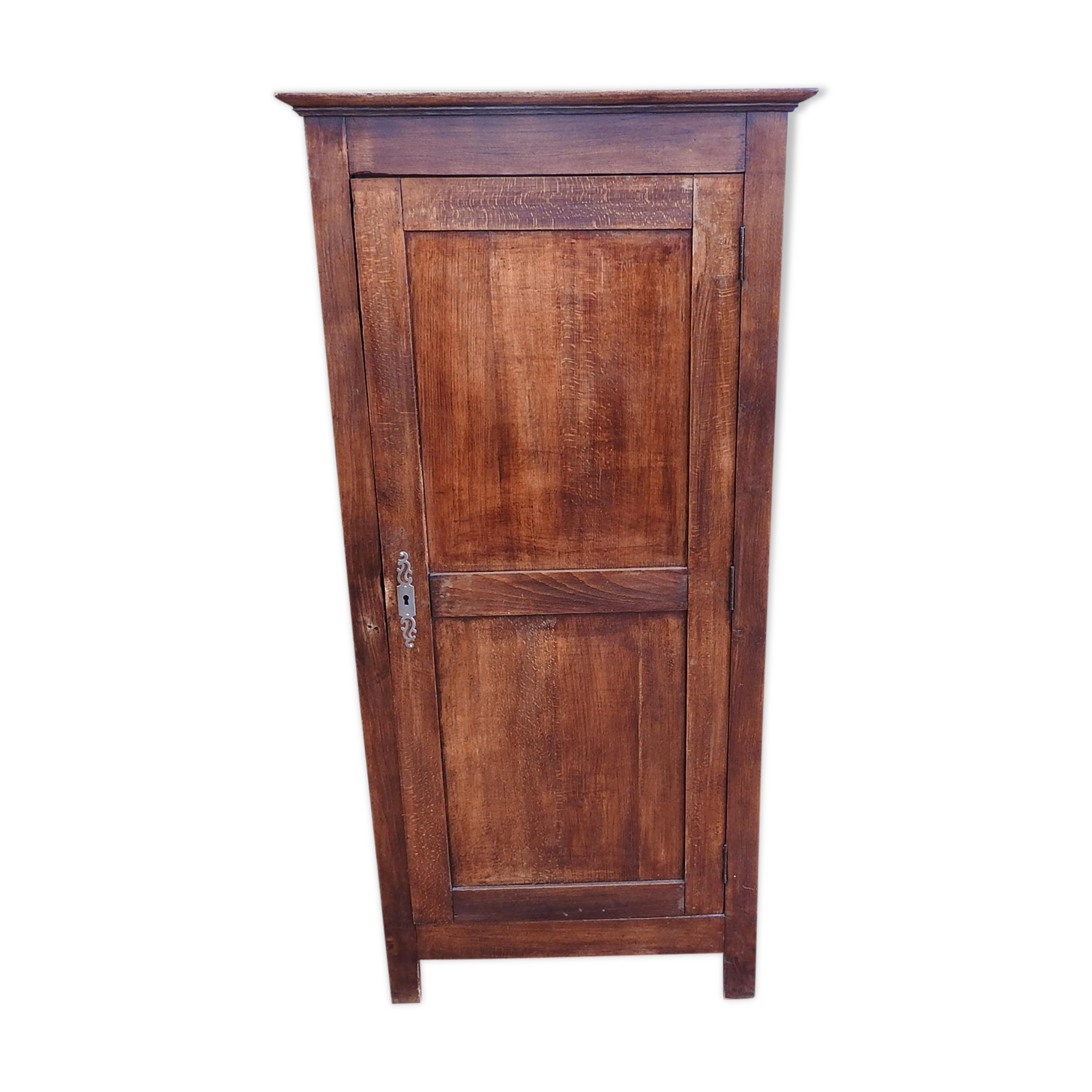 Old wooden bonnetière cabinet