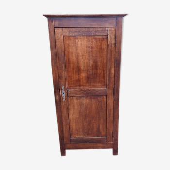 Old wooden bonnetière cabinet