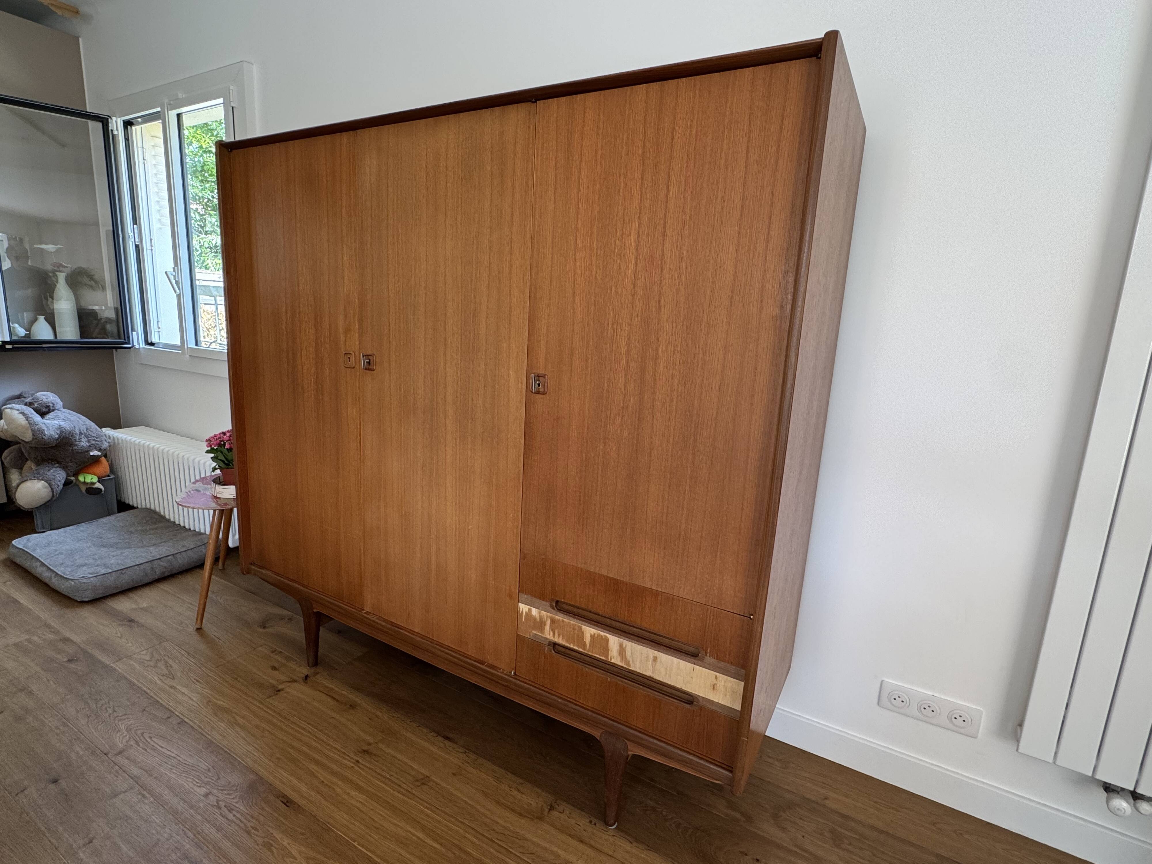 Simat wardrobe 3 doors 3 drawers