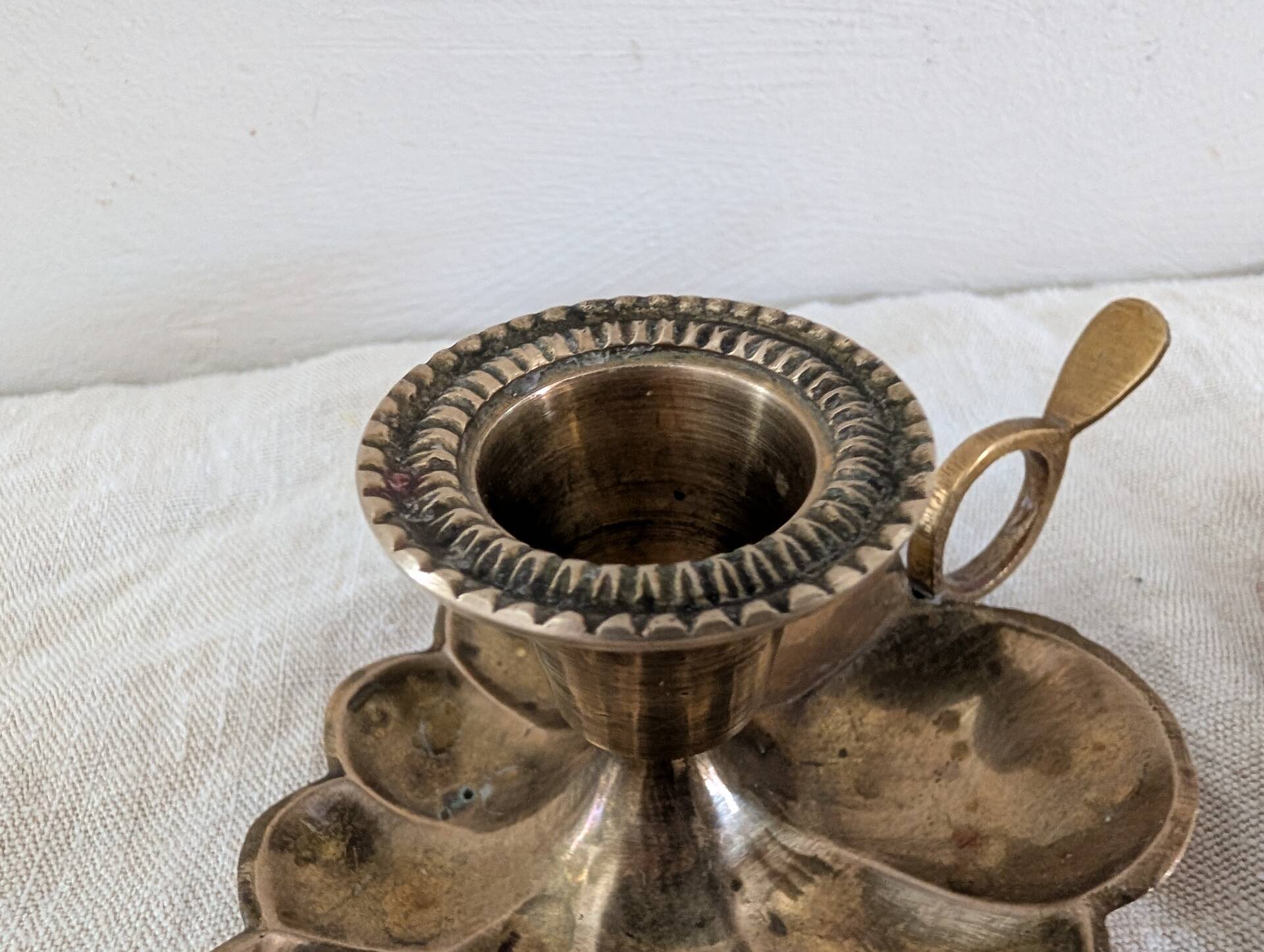 Pair of brass candle holders in the shape of a leaf – 1960s
