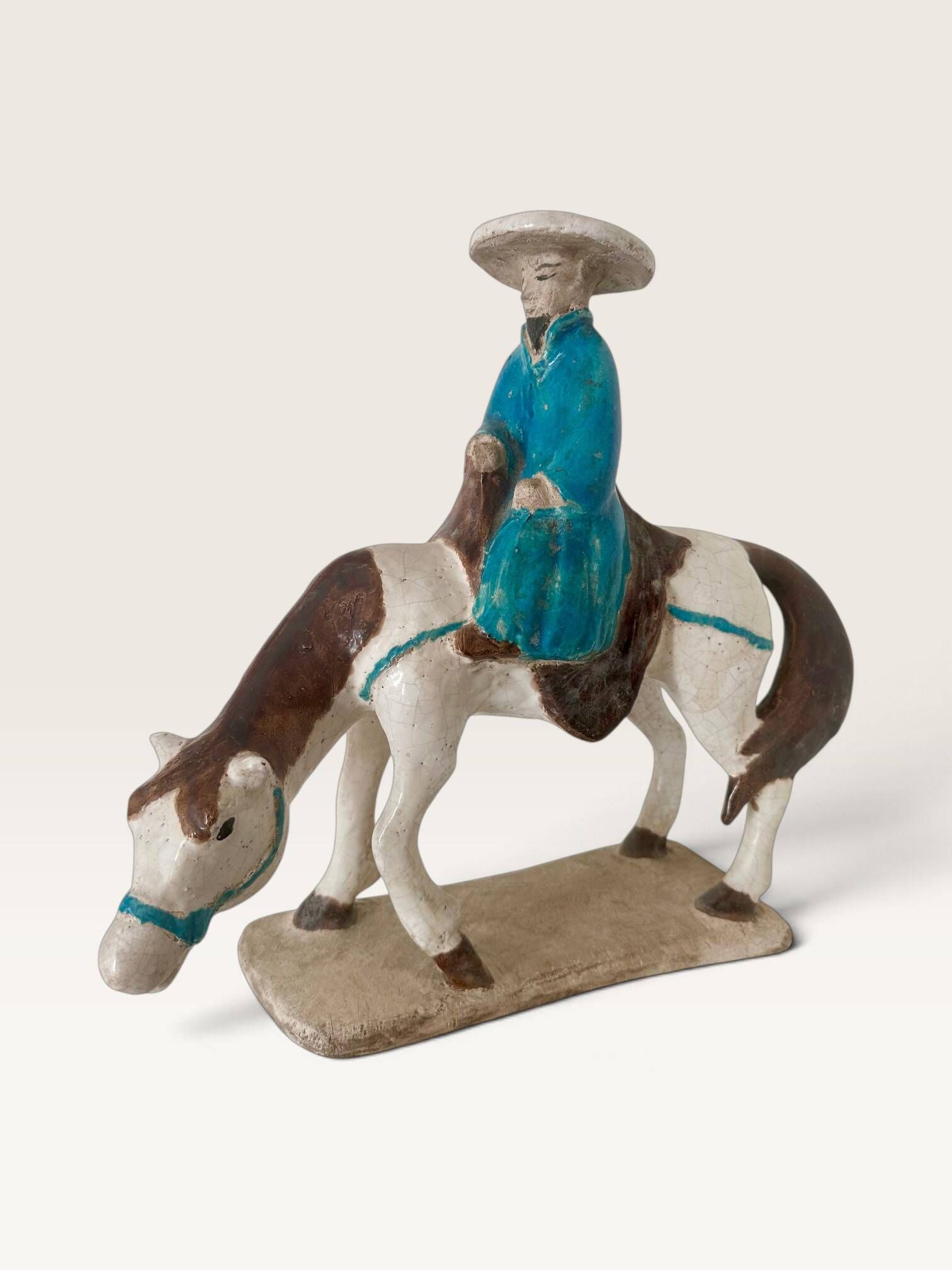 Cheval et cavalier chinois en terre cuite émaillée, XXe