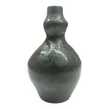 Vase en céramique bleue signé AP