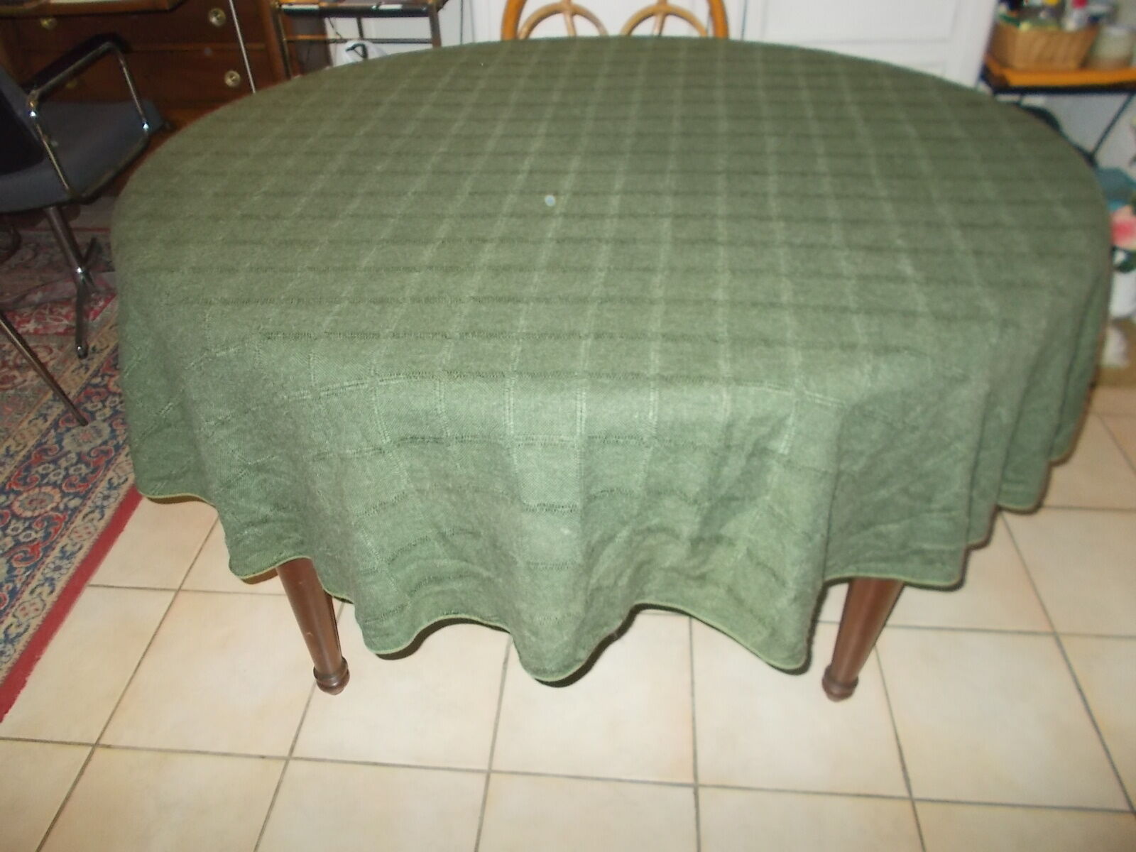 Round tablecloth 184 x 174 green-khaki