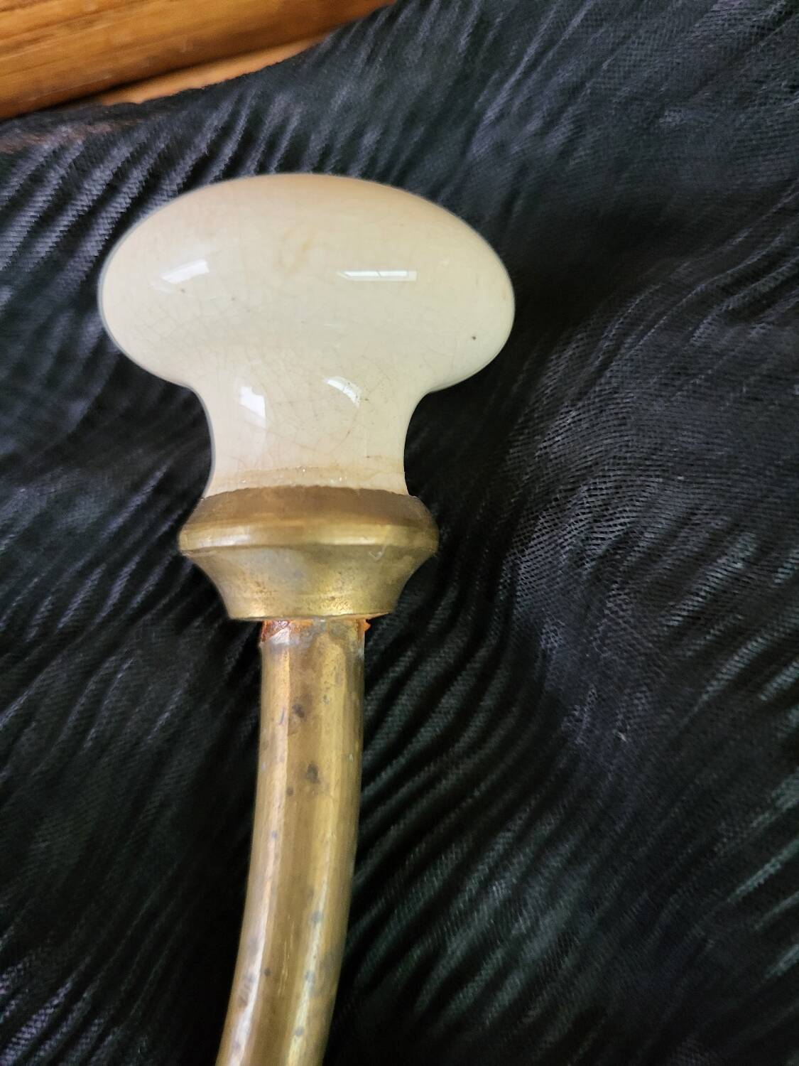 Set of 2 double brass/porcelain coat hooks