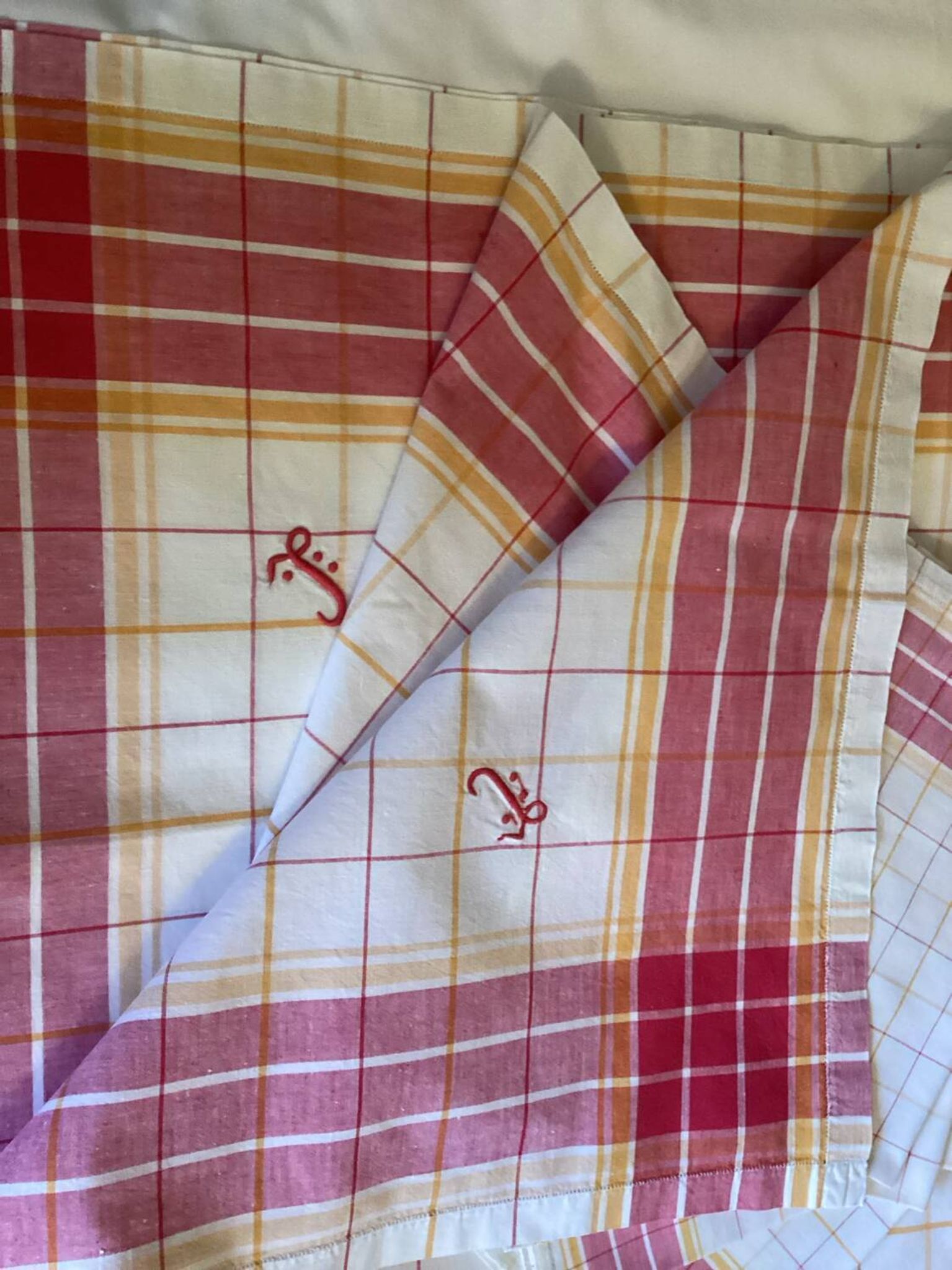 Tablecloth and 6 napkins - vintage