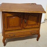 Oak sideboard with swivel screen tray