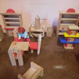 Lot de mobilier en bois maison de poupée