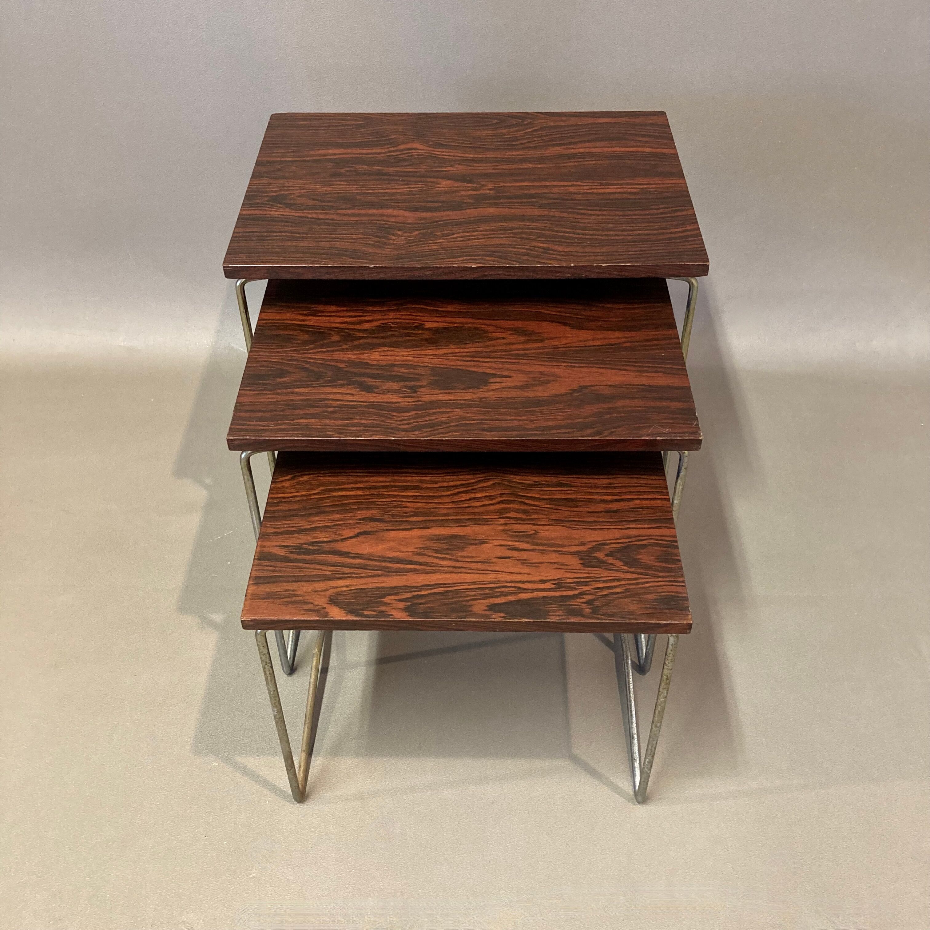 Design trundle table 1950