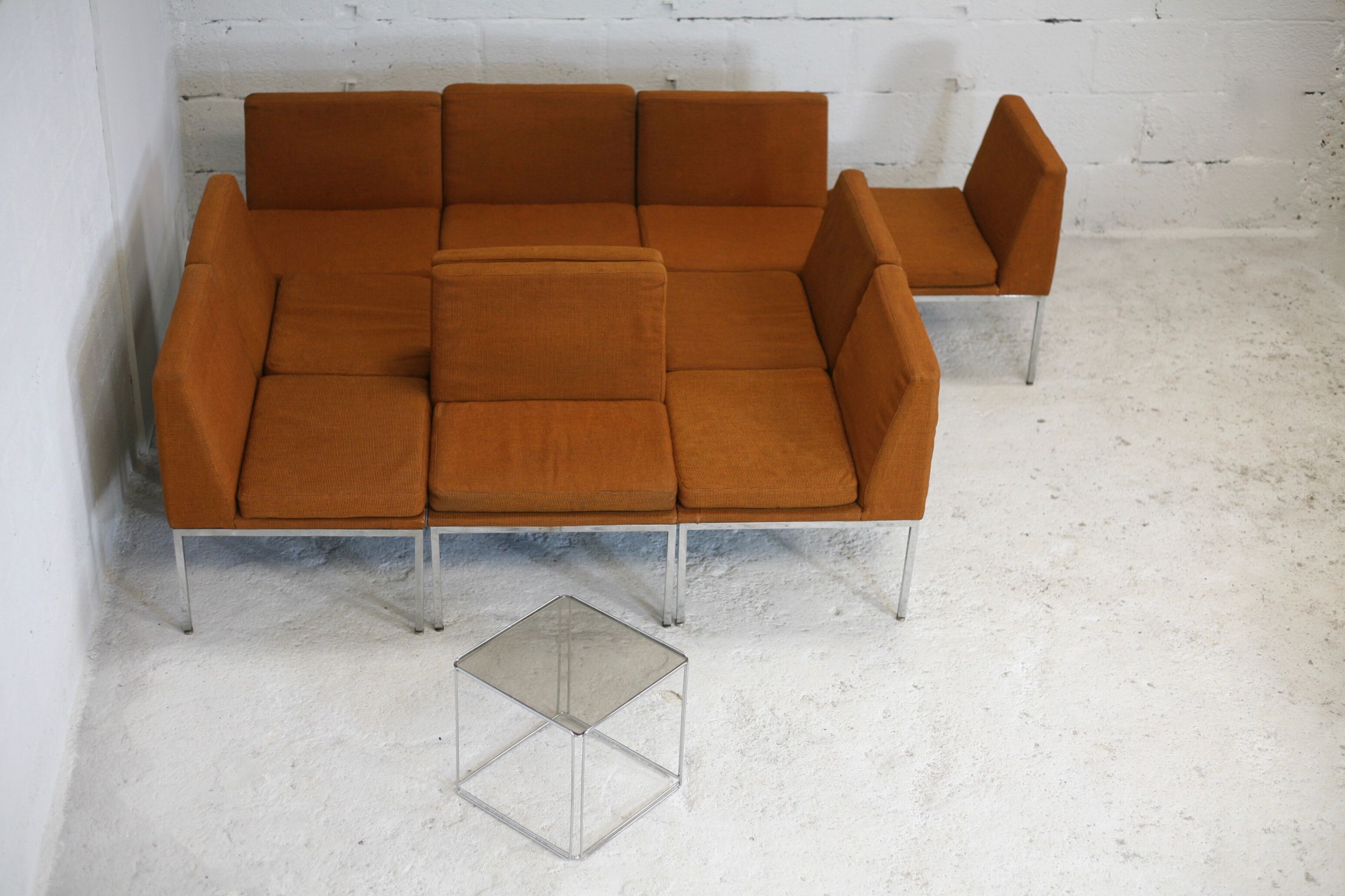 Ensemble de 10 chauffeuses de Louis Baillon, édition Planforms formant canapé modulable, circa 1950