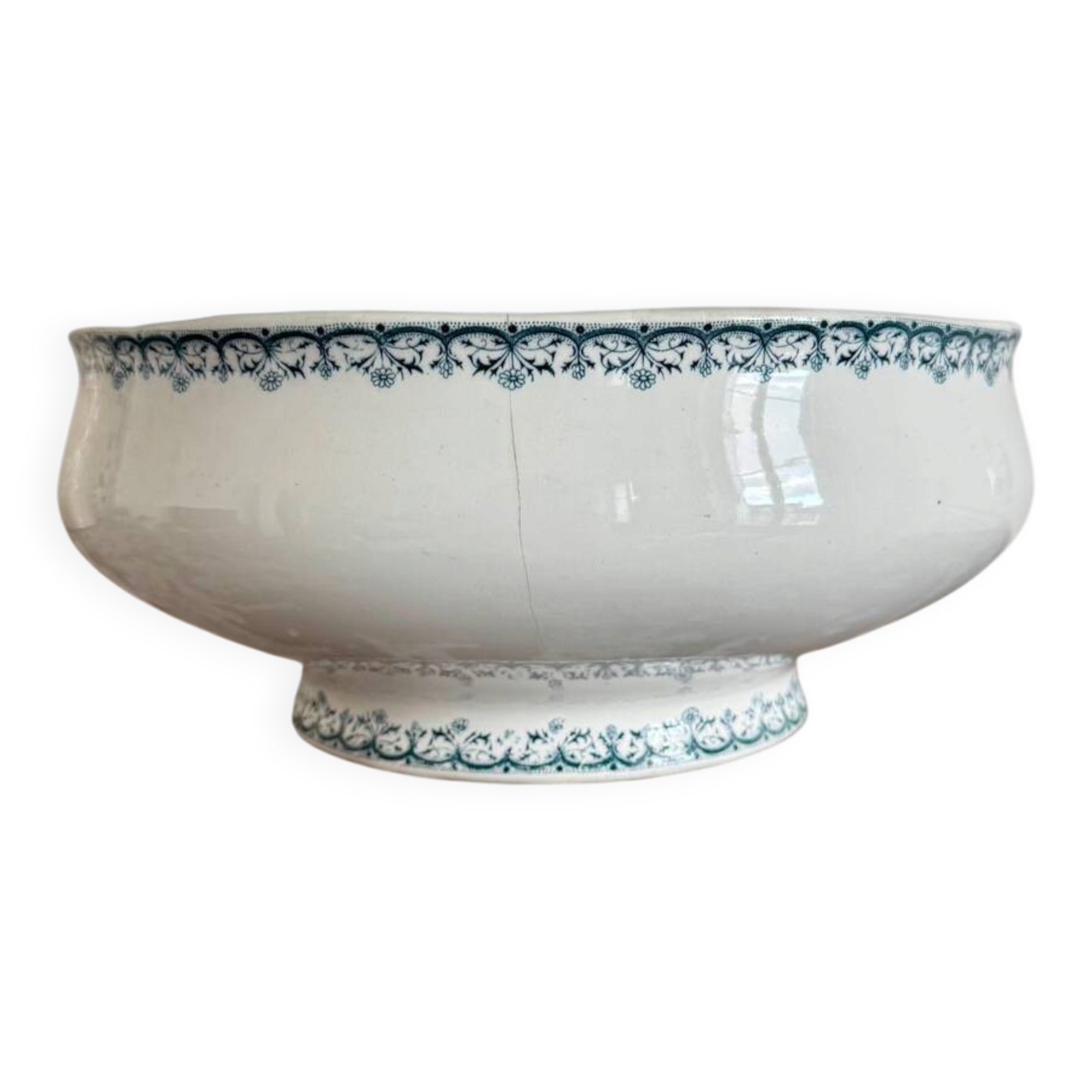 Bottom of the St Amand soup tureen 🥣