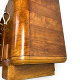 Buffet en noyer Art déco italien, de grande qualité.