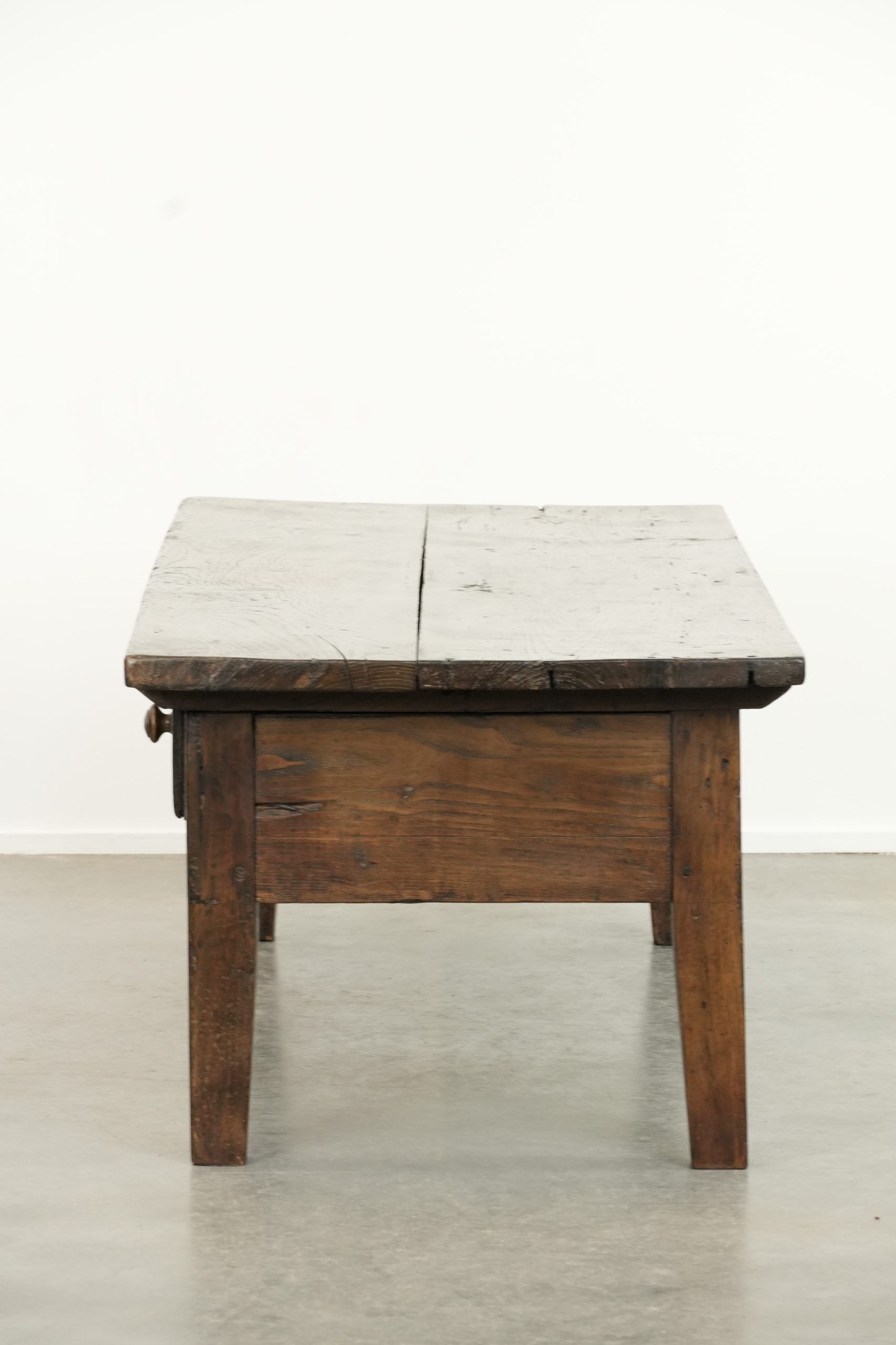 Antique 18th century Southern European coffee table made of chestnut wood