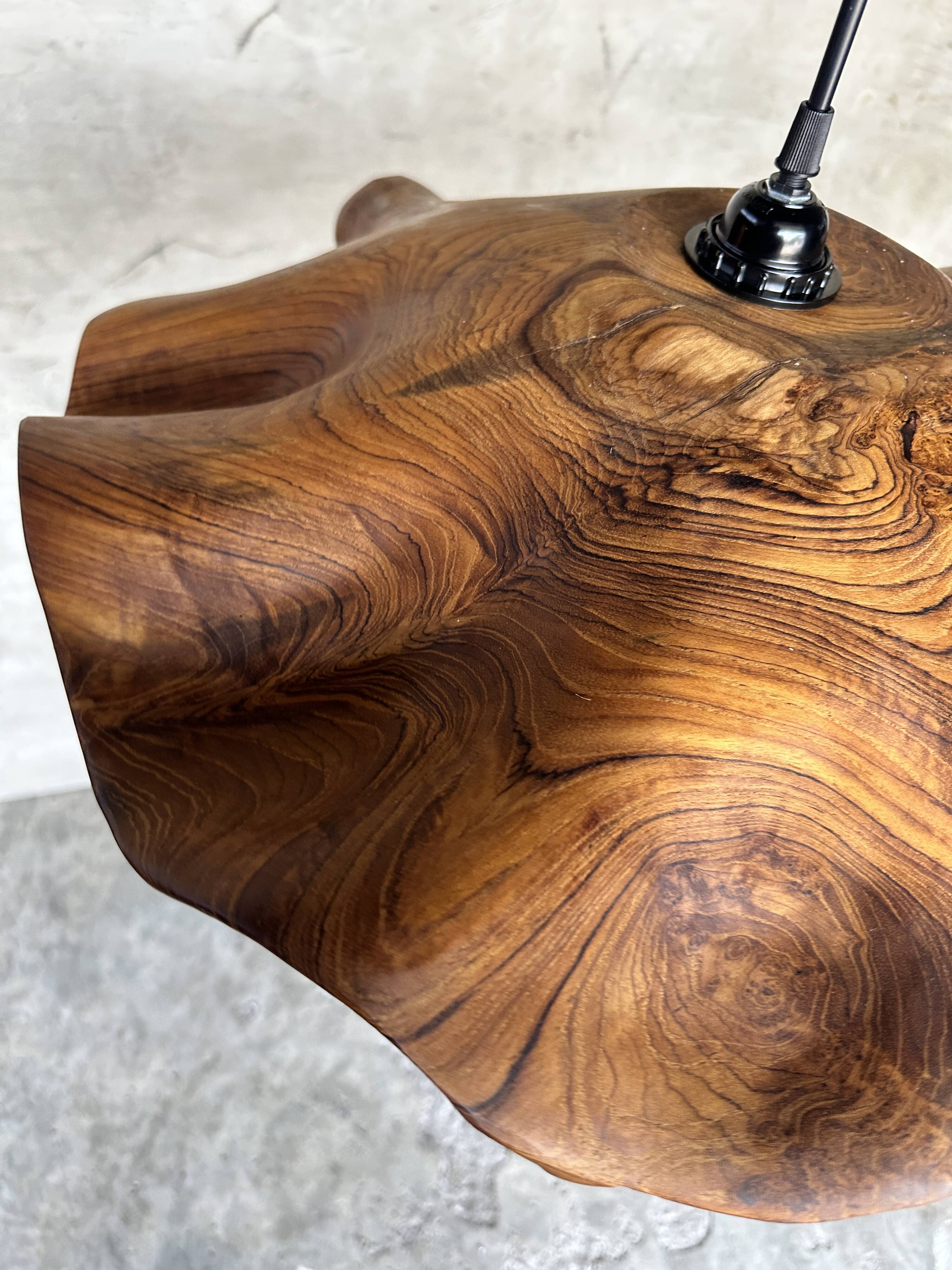 Large pendant light in corrugated teak leaf (Large D:60 H:20)