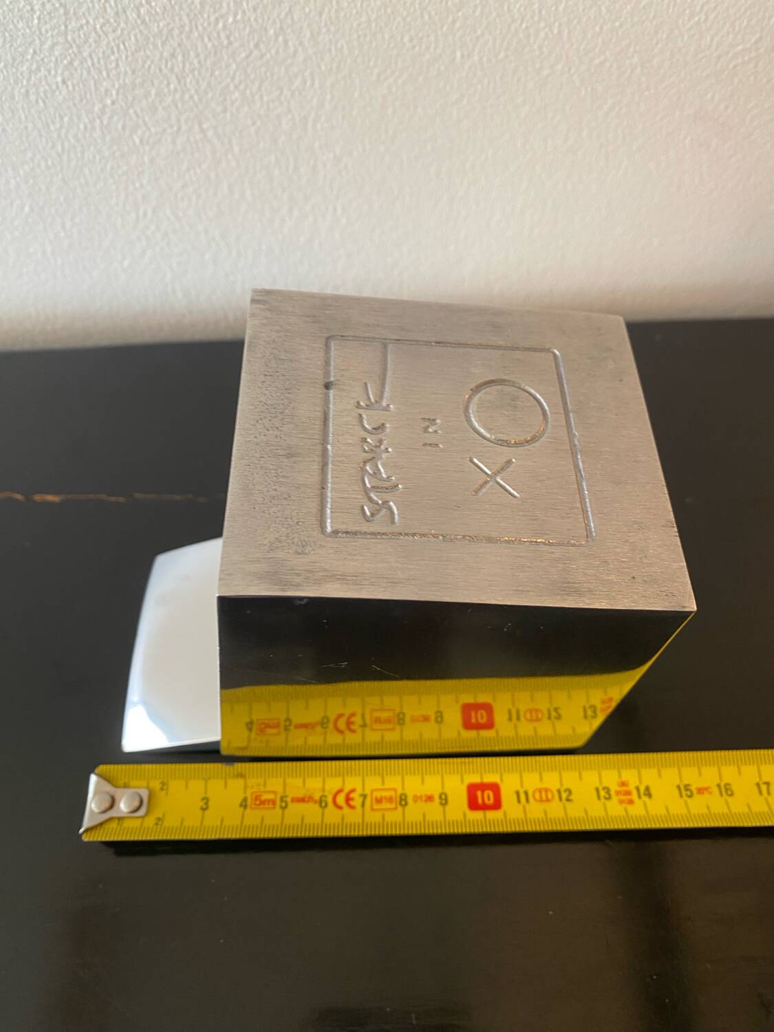 XO ashtray by Starck Model Ray Hollis