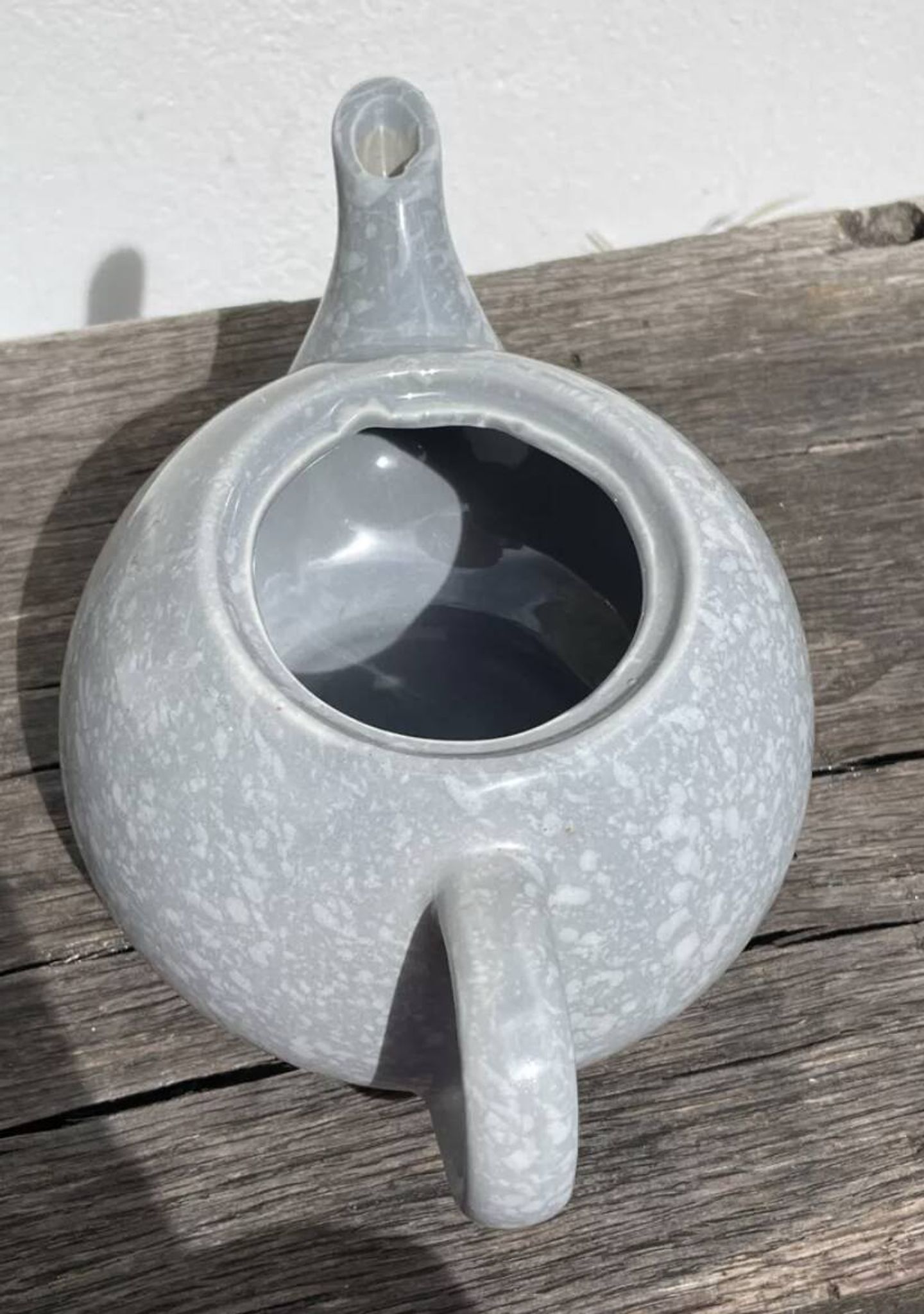 Théière 1980 grise et blanche moucheté