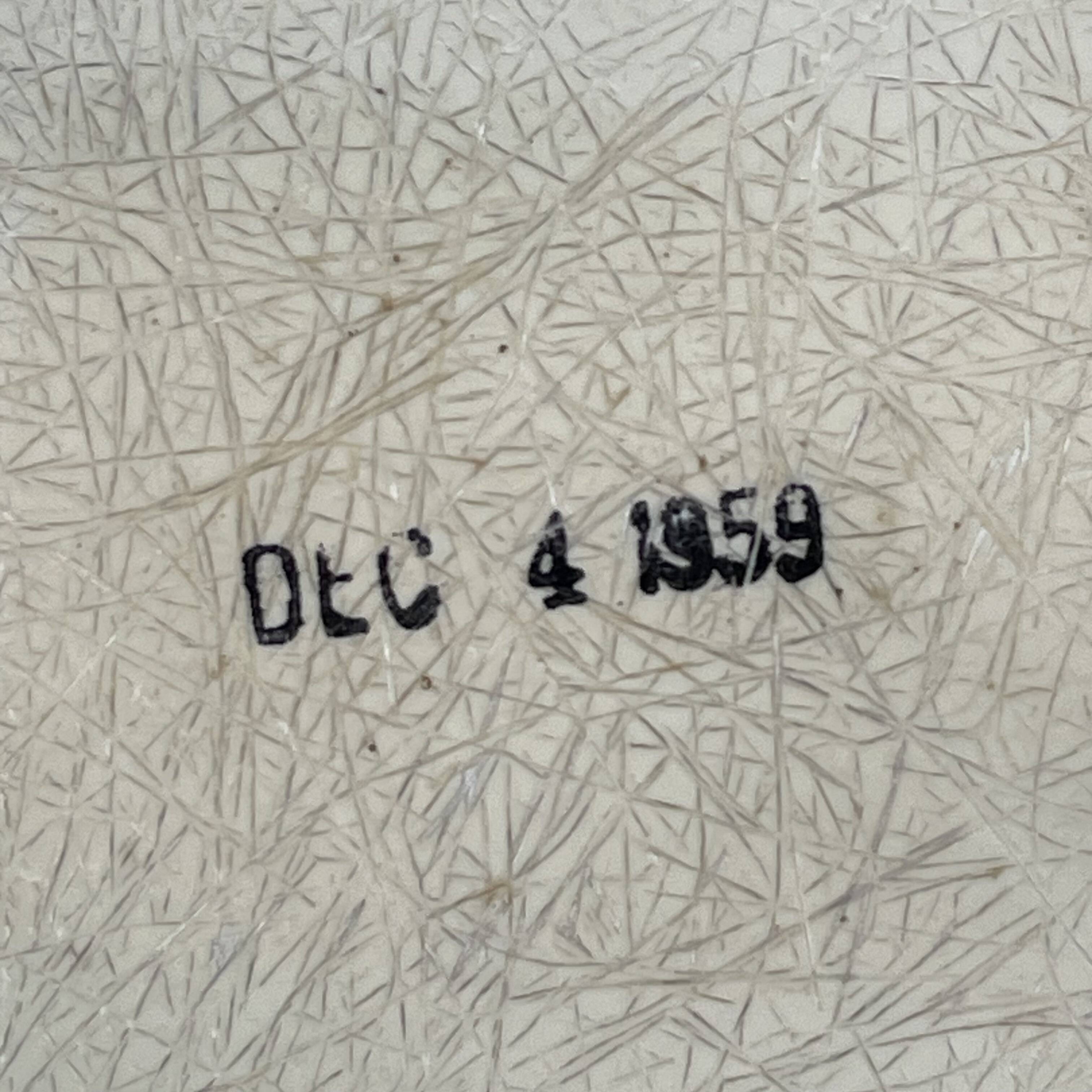 Chaise Eames Herman Miller DAW en fibre de verre parchemin / blanc