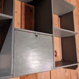 Wall shelf with lockers
