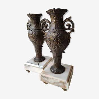 Vases amphores de cheminée, art nouveau en régule et marbre