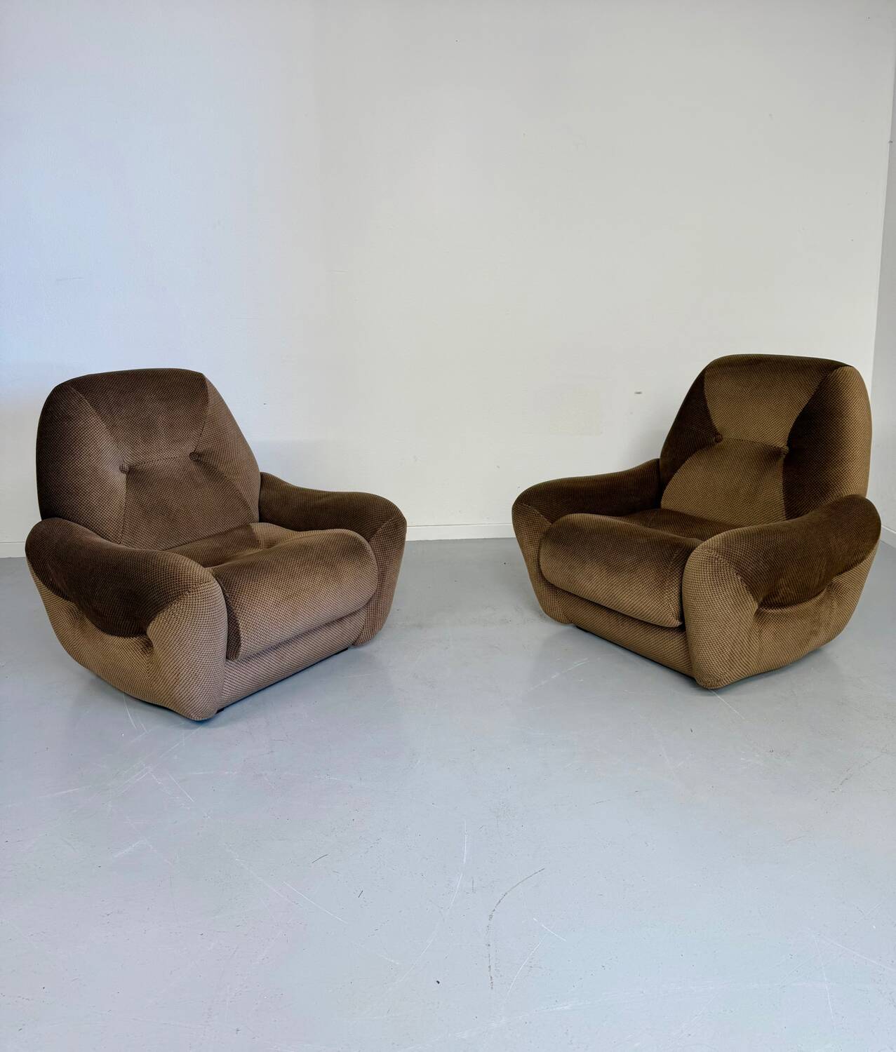 Lot of 2 cosy fabric armchairs, French design, vintage 1970s.