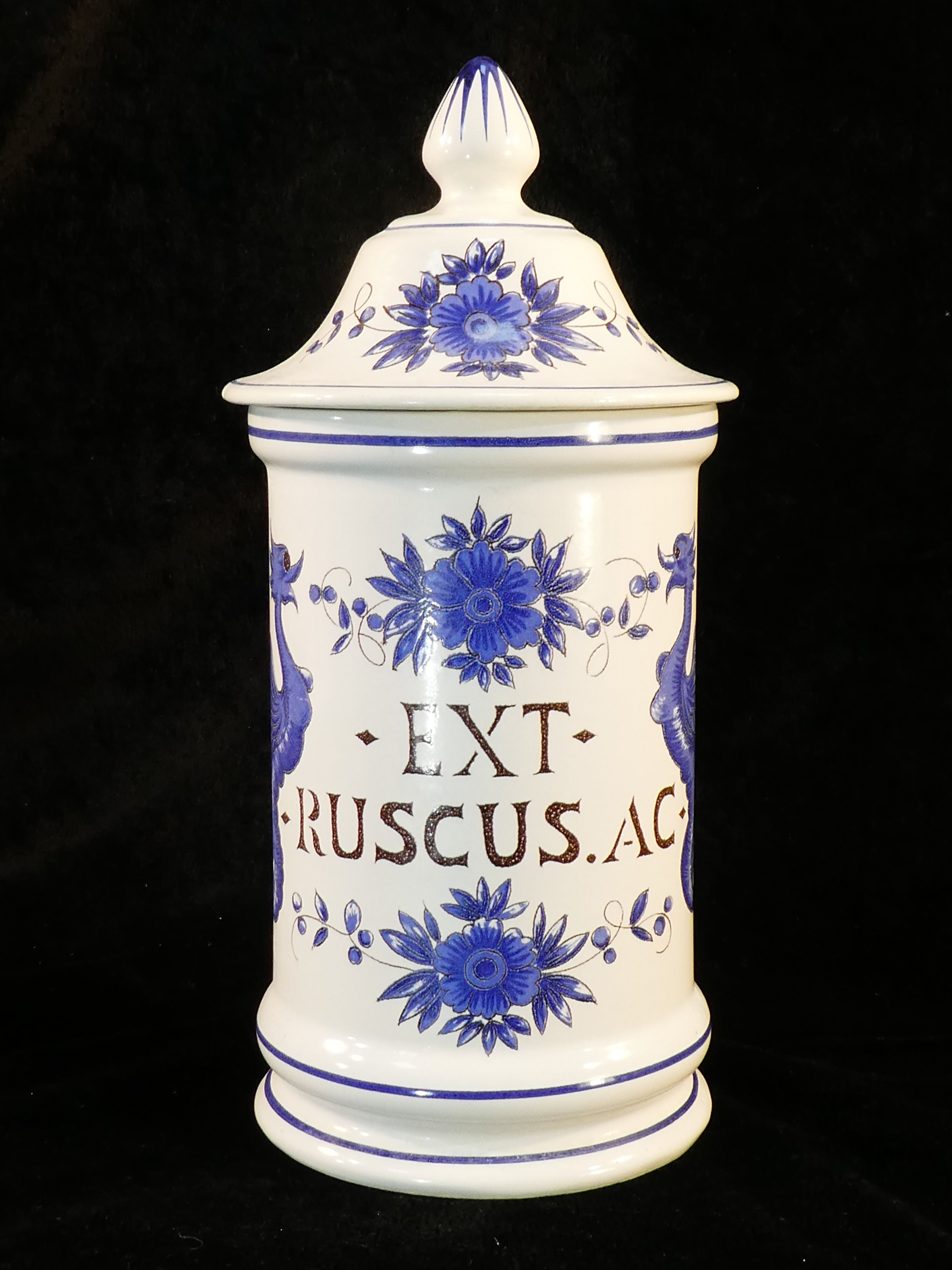 Pot a pharmacy - ext- ruscus. ac in faience of st clement