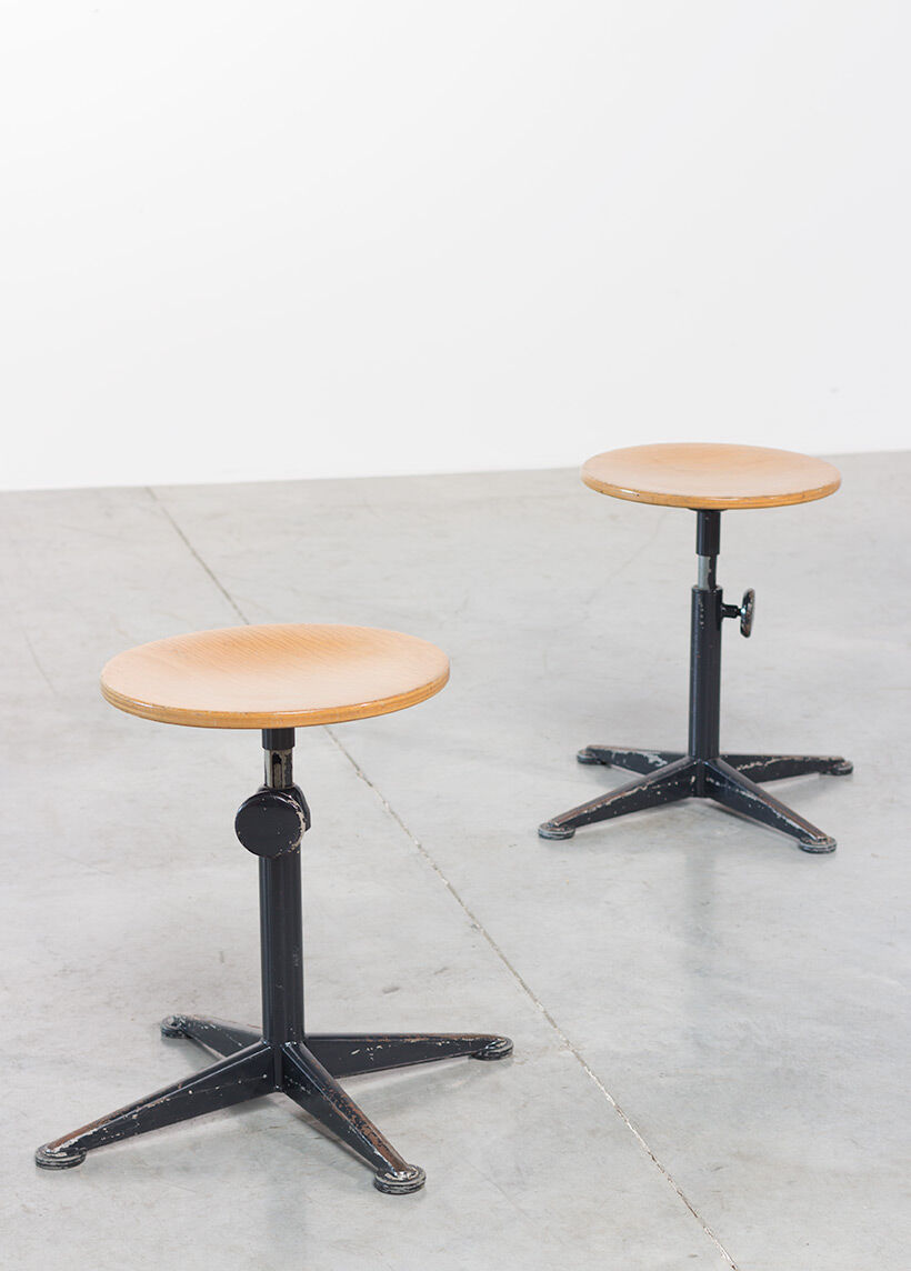 Friso Kramer two cirkel Ahrend swivel stools, 1960s