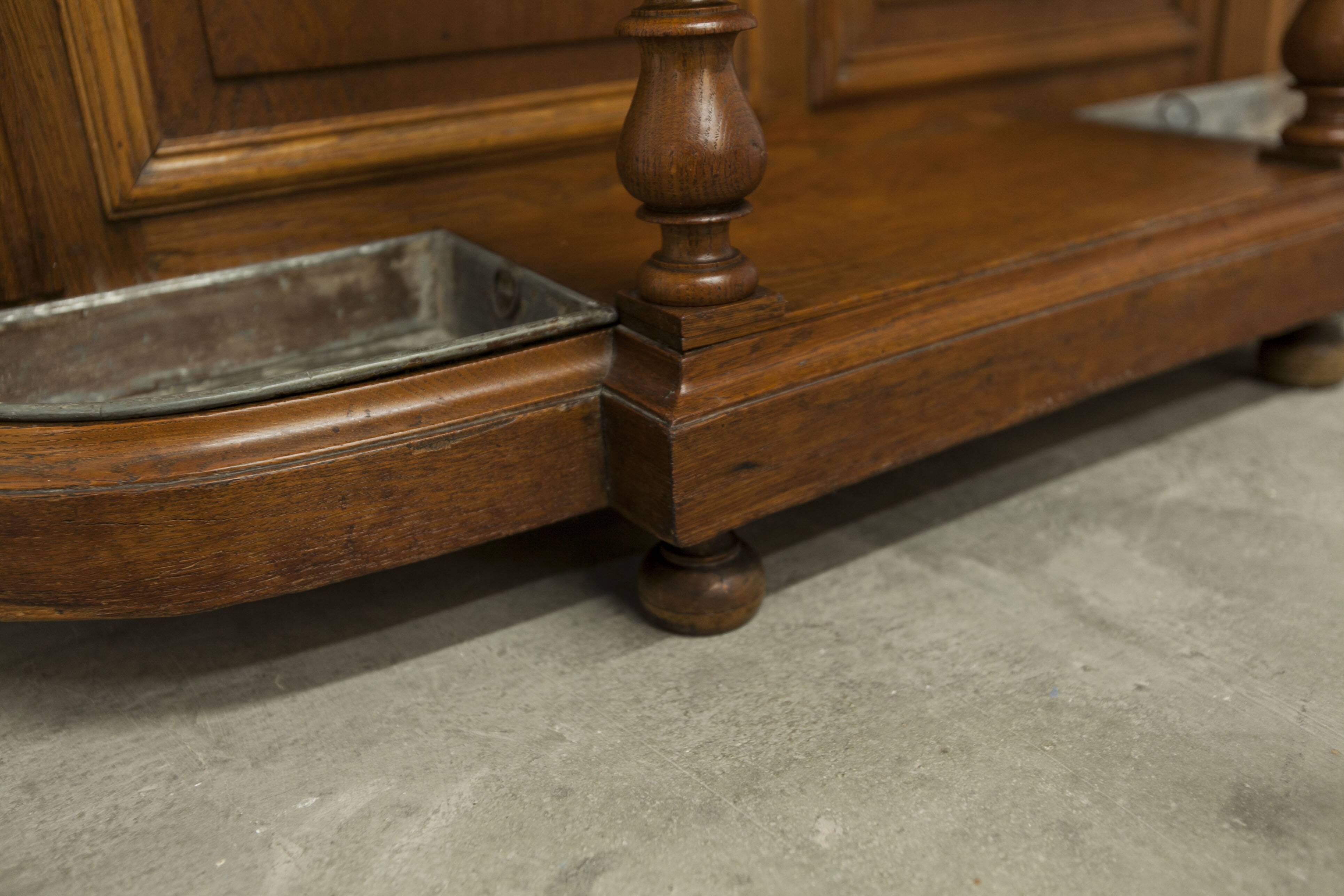 Napoleon III wardrobe in walnut, late 19th century, 3 mirrors, marble.