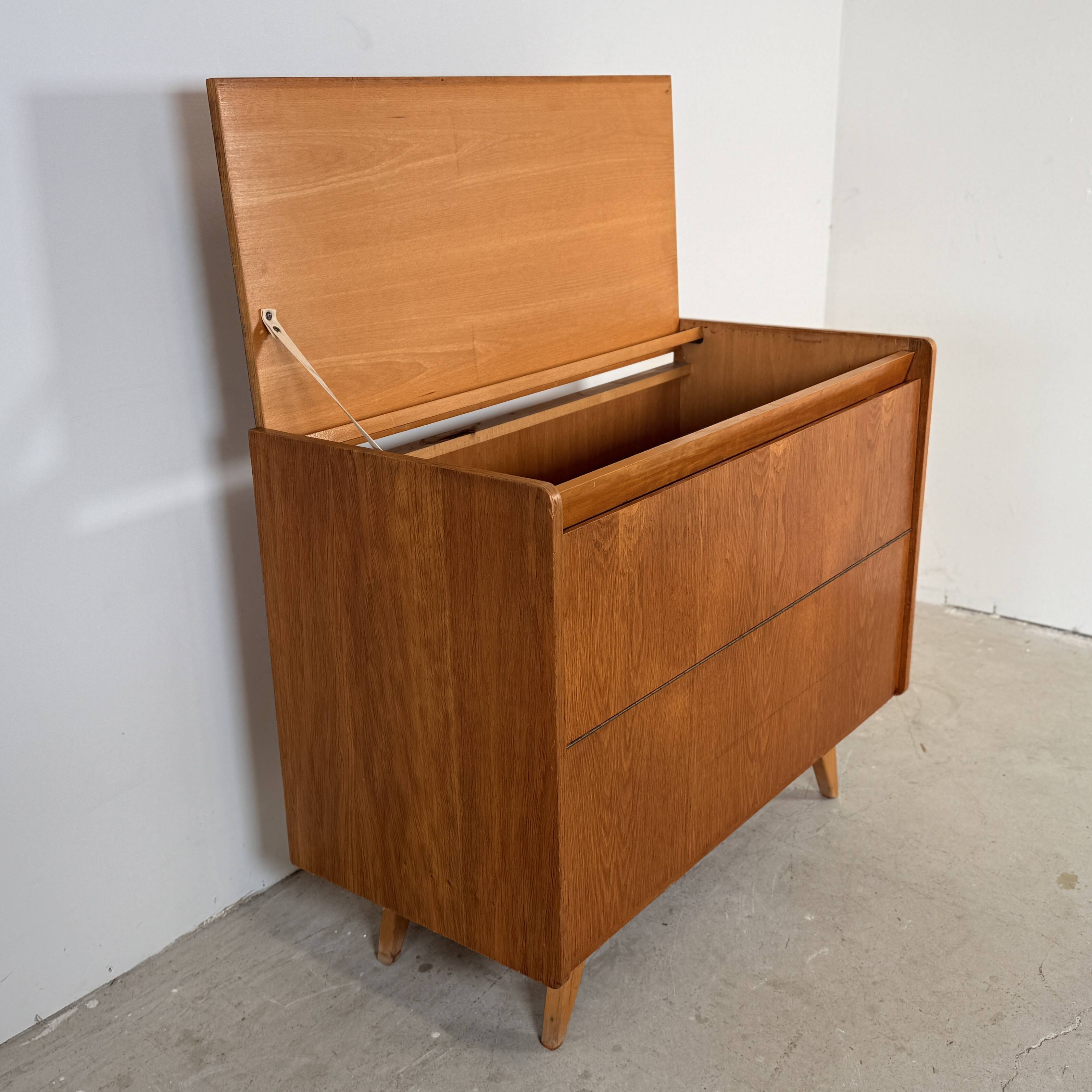 Vintage blanket chest/toy chest U-459, Jiří Jiroutek