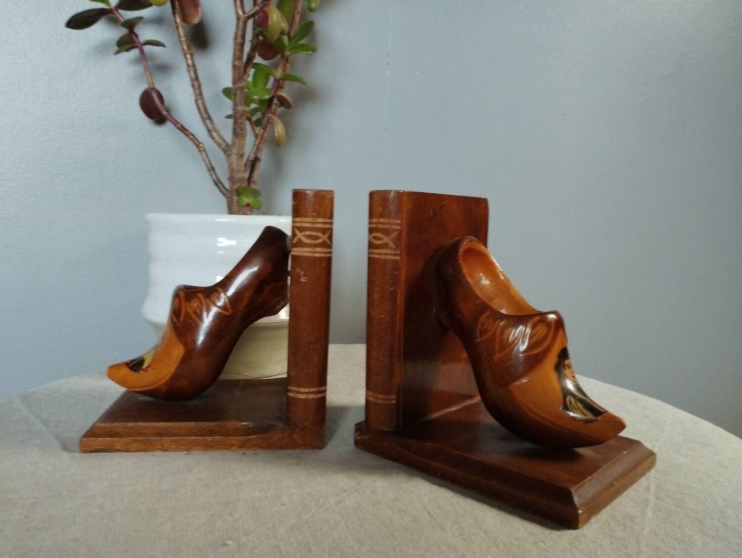 Wooden bookends with clog decoration, Breton craftsmanship, circa 1970