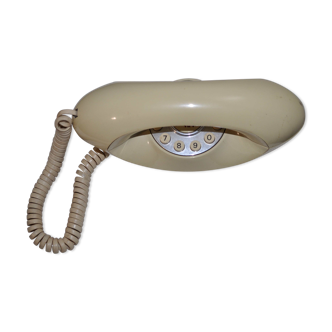 Phone wired vintage lady