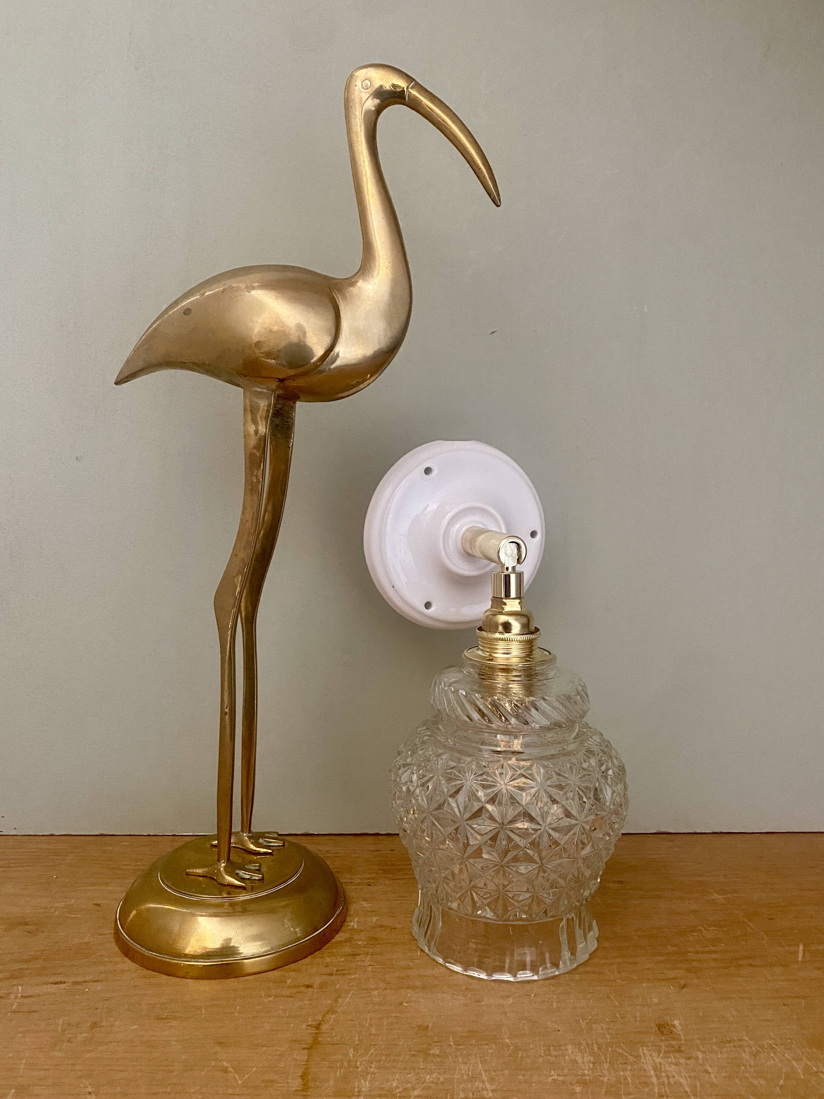 Applique tulipe vintage en verre ciselé