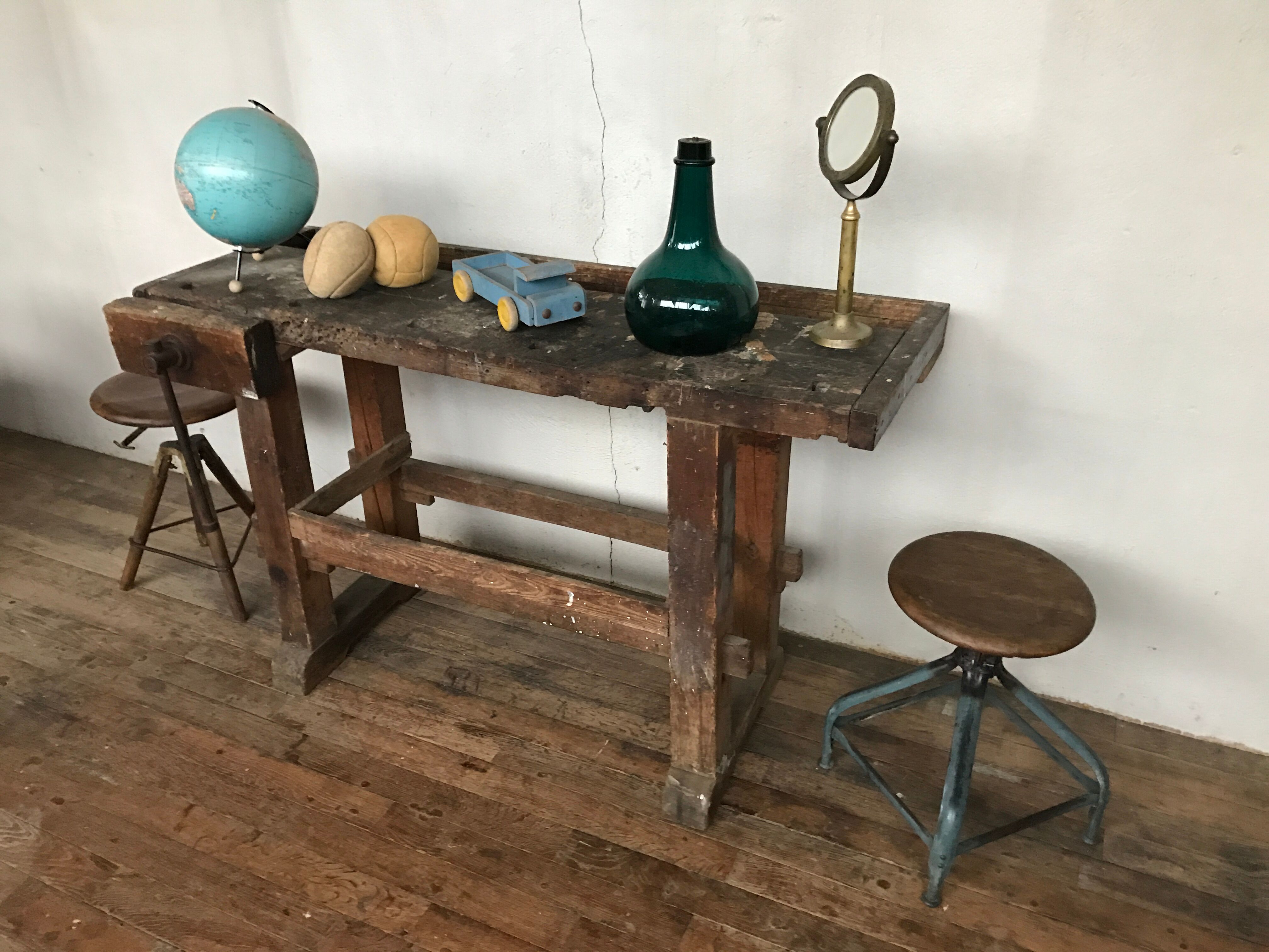 Carpenter Workbench raw wood end 1900