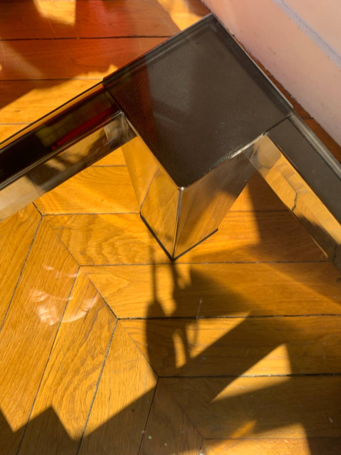 Chromed metal and smoked glass coffee table, 1980s.