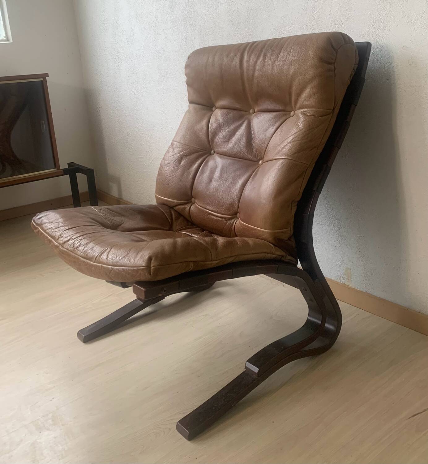 Leather armchair, Fireside chair